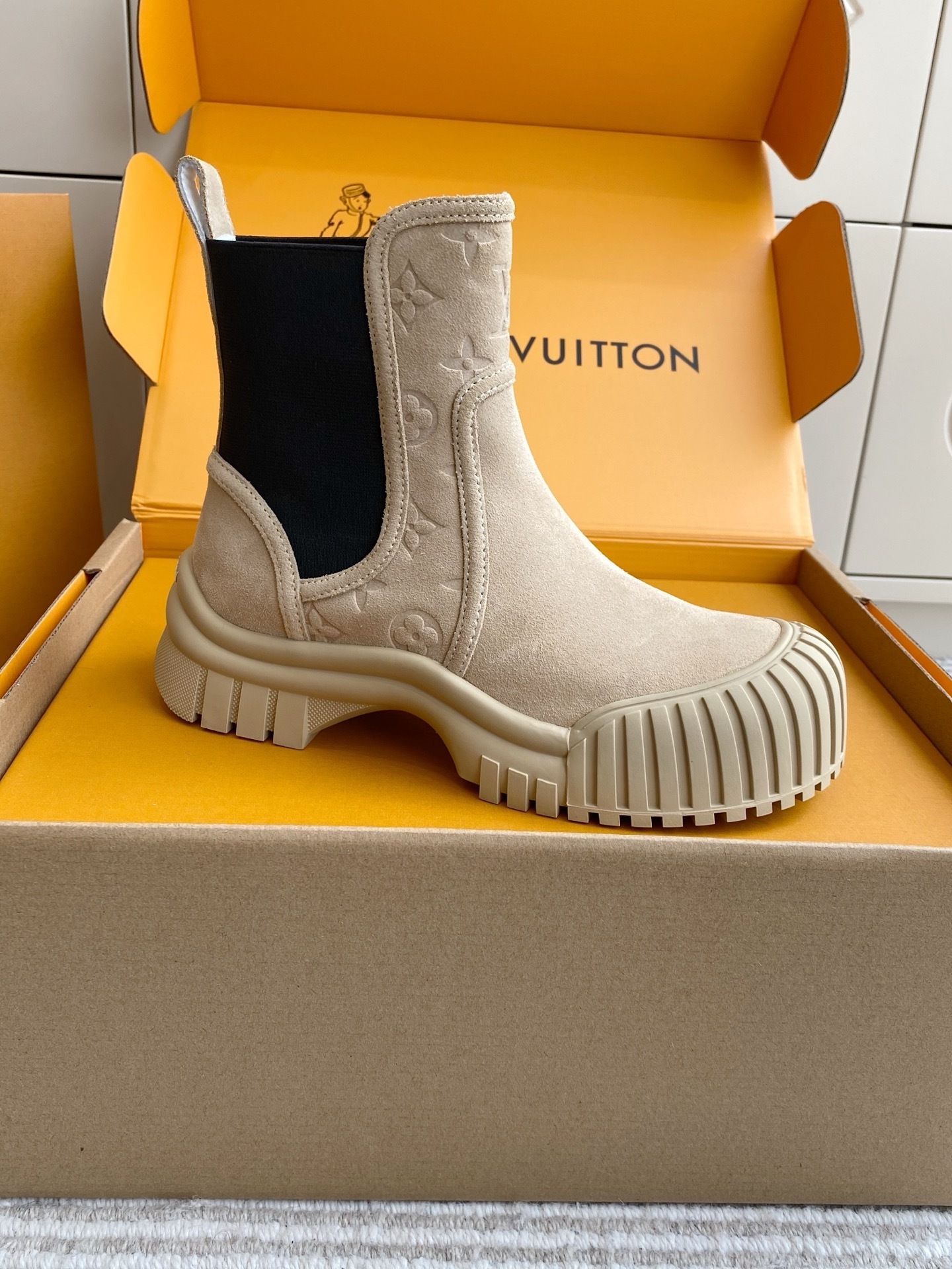 Louis Vuitton Women's Beige Suede Platform Chelsea Ankle Boots