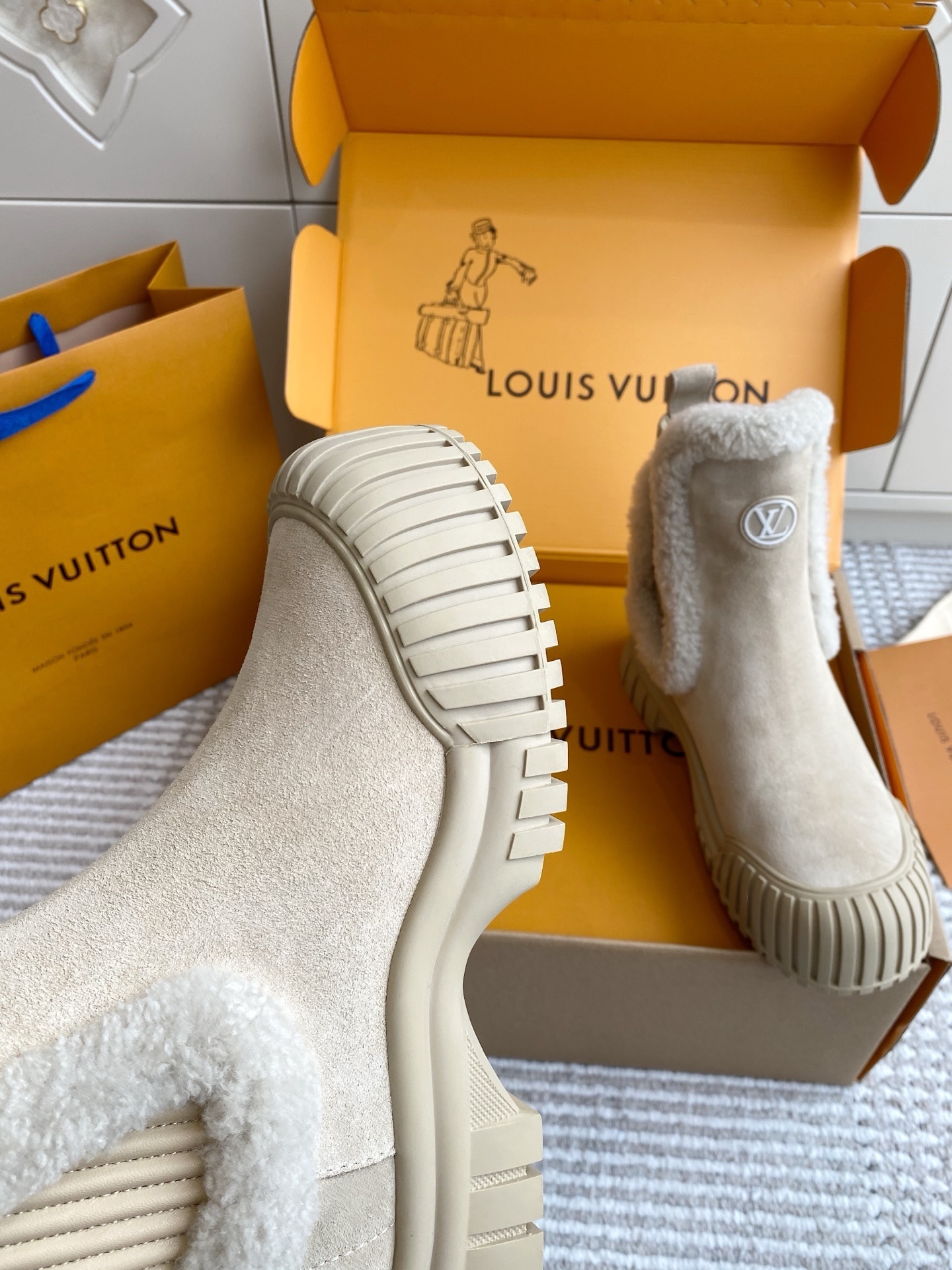 Louis Vuitton Aspen Flat Ankle Boots Suede Shearling Beige Winter