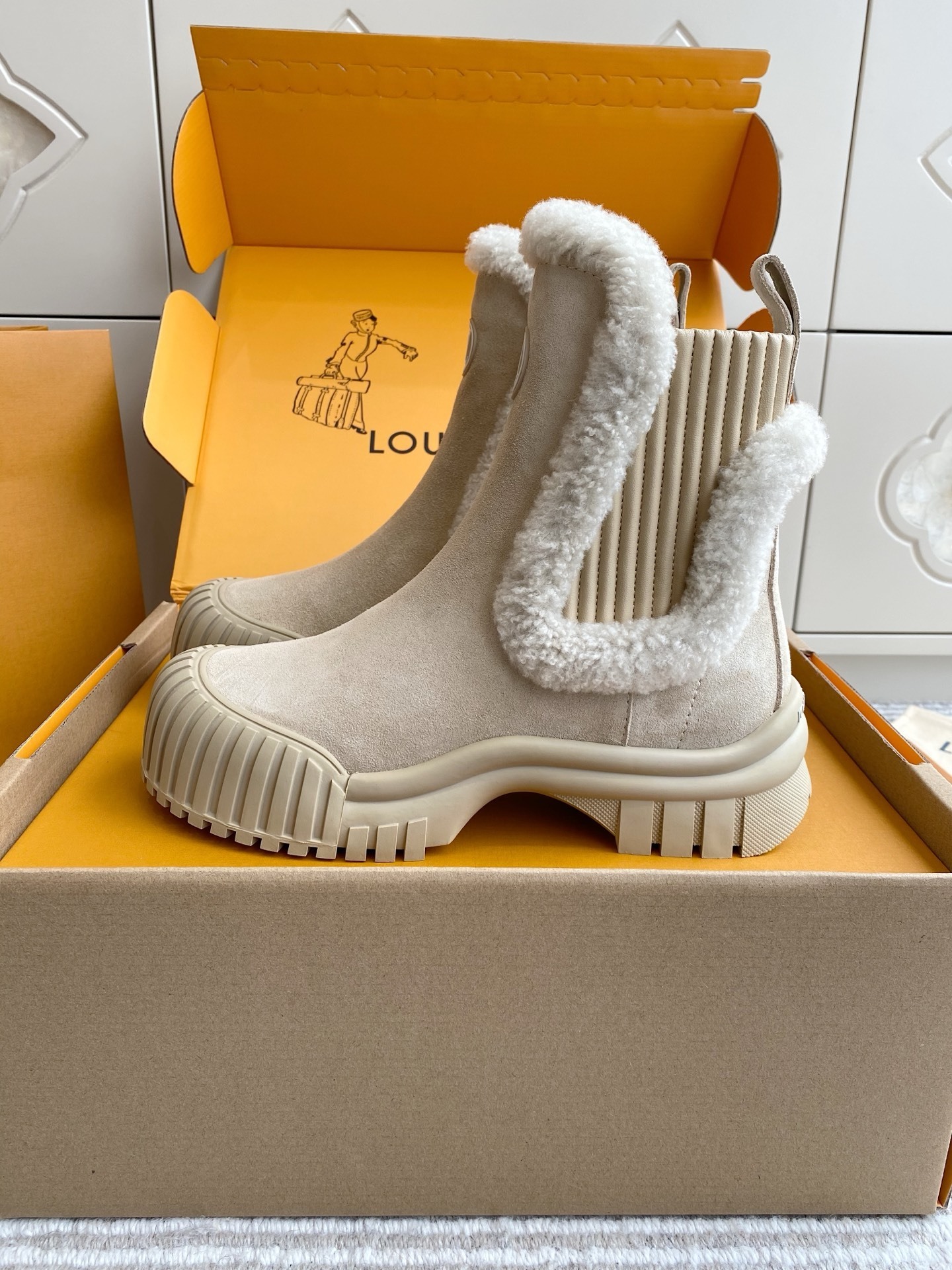 Louis Vuitton Aspen Flat Ankle Boots Suede Shearling Beige Winter