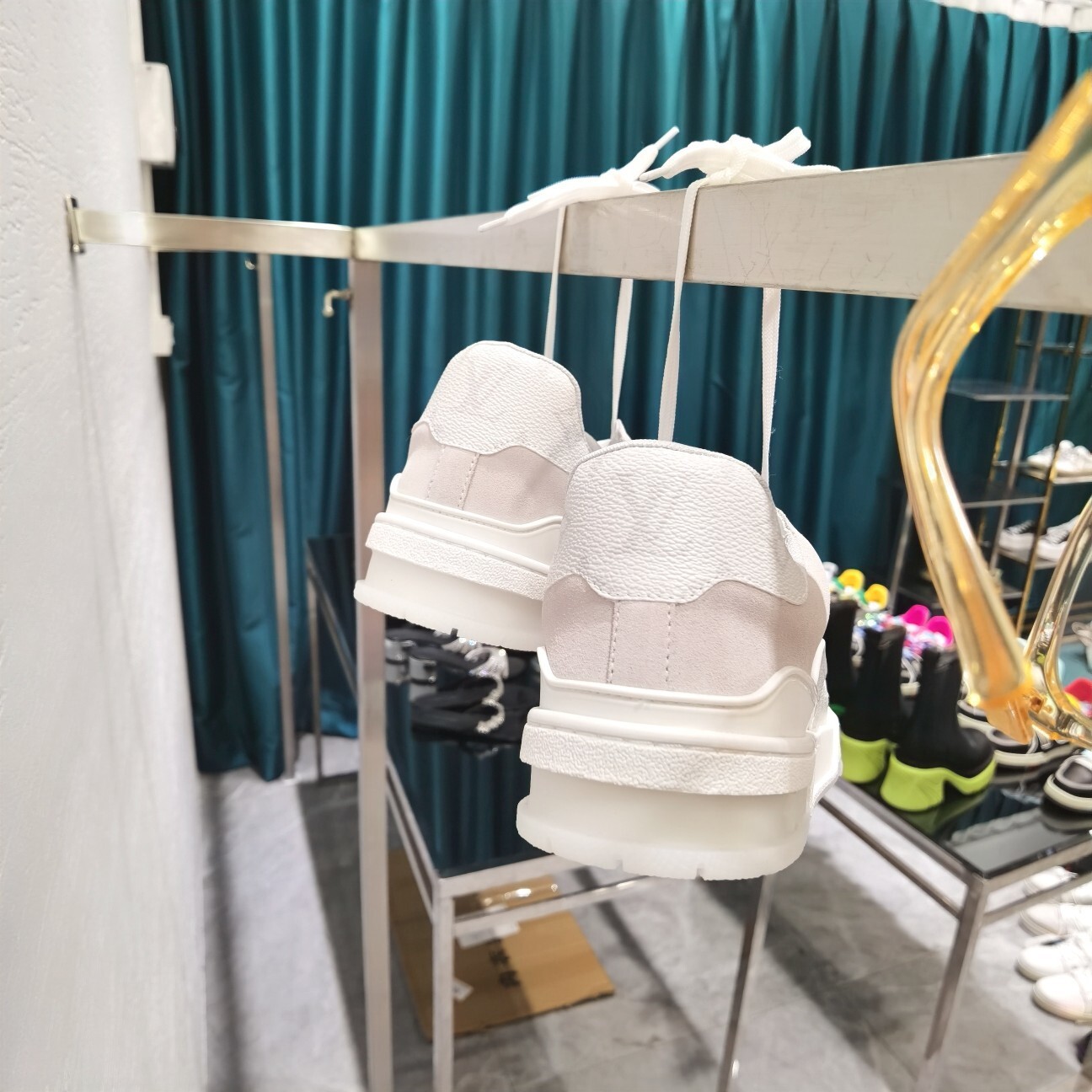 Louis Vuitton LV Trainer Sneakers & Designer Accessories Set