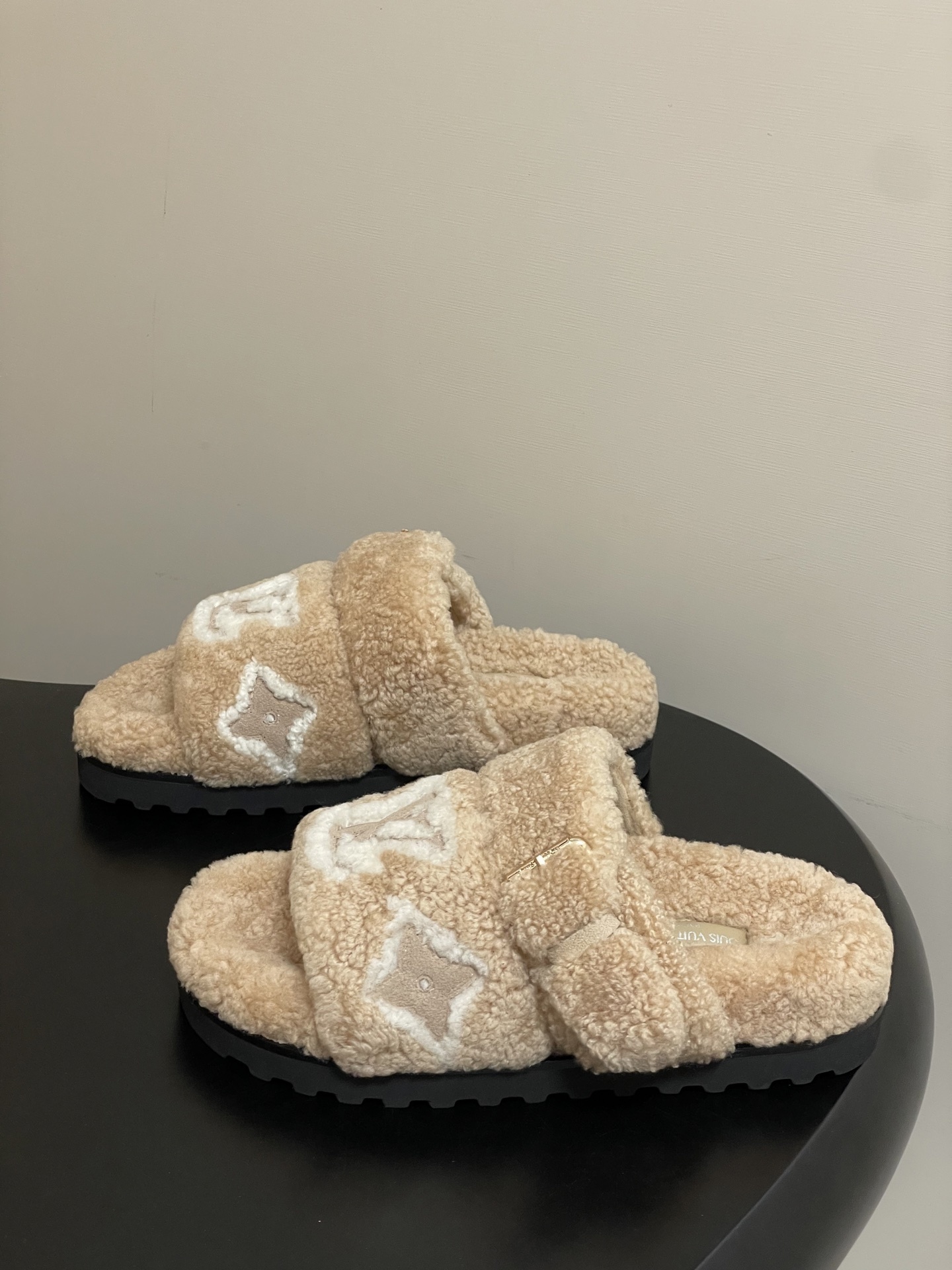 Louis Vuitton Paseo Comfort Shearling Flat Sandals - Beige