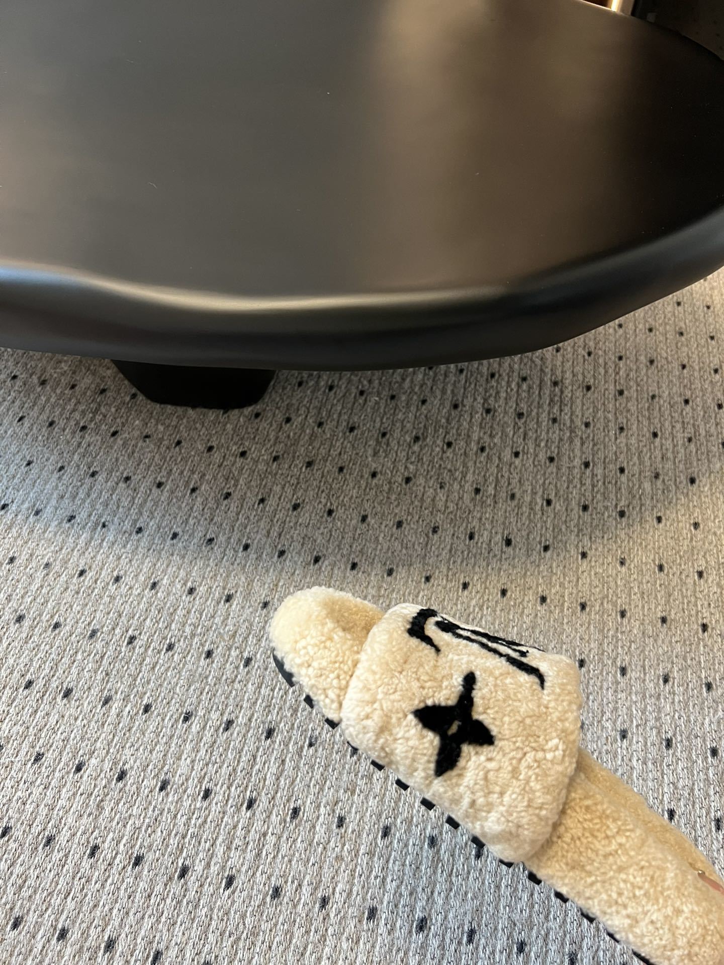 Louis Vuitton Luxury Plush Shearling Slippers - Off-White/Black
