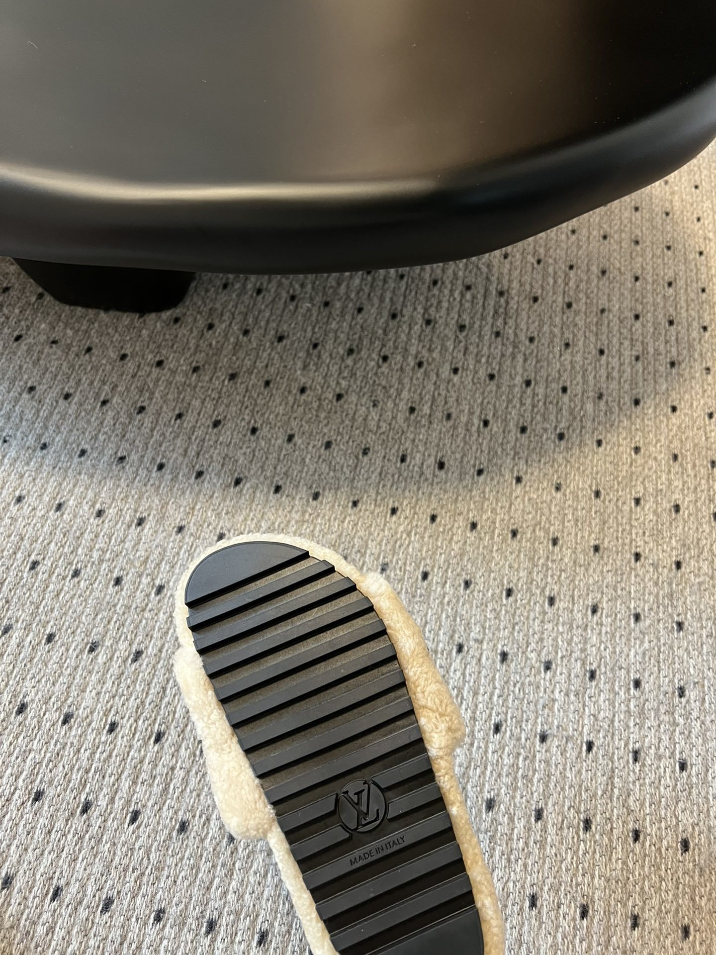 Louis Vuitton Luxury Plush Shearling Slippers - Off-White/Black