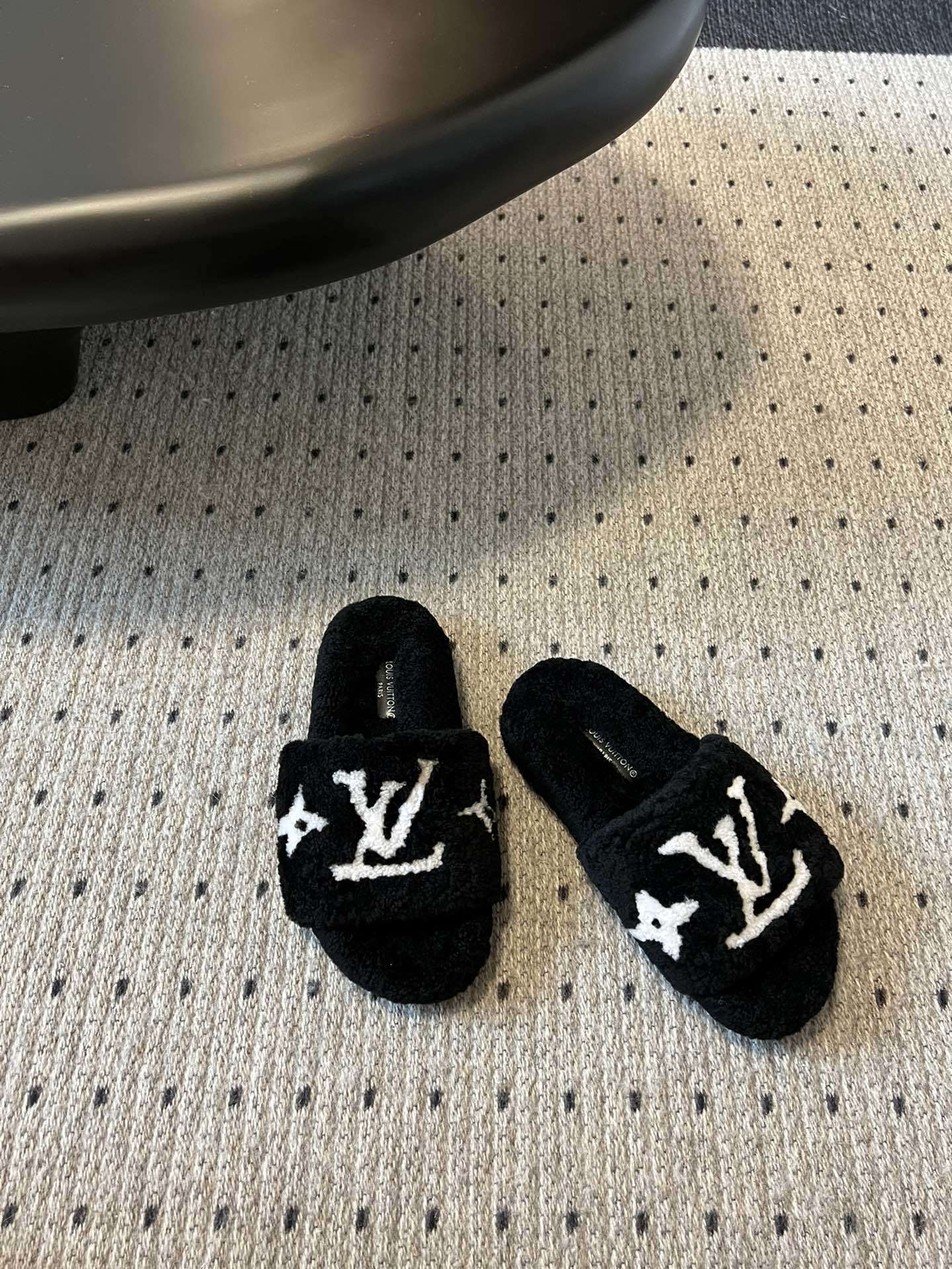Louis Vuitton Luxury Black Monogram Fluffy Shearling Slides