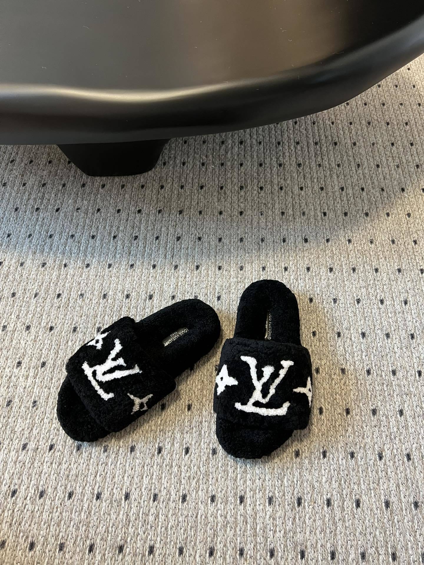 Louis Vuitton Luxury Black Monogram Fluffy Shearling Slides