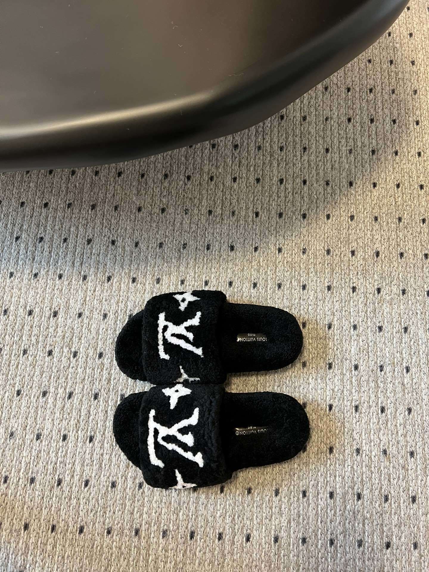 Louis Vuitton Luxury Black Monogram Fluffy Shearling Slides