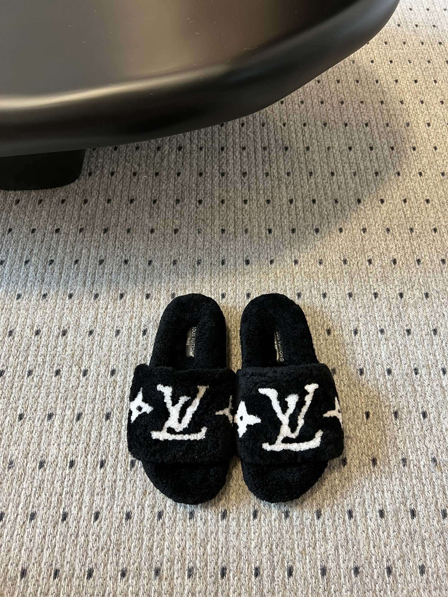 Louis Vuitton Luxury Black Monogram Fluffy Shearling Slides