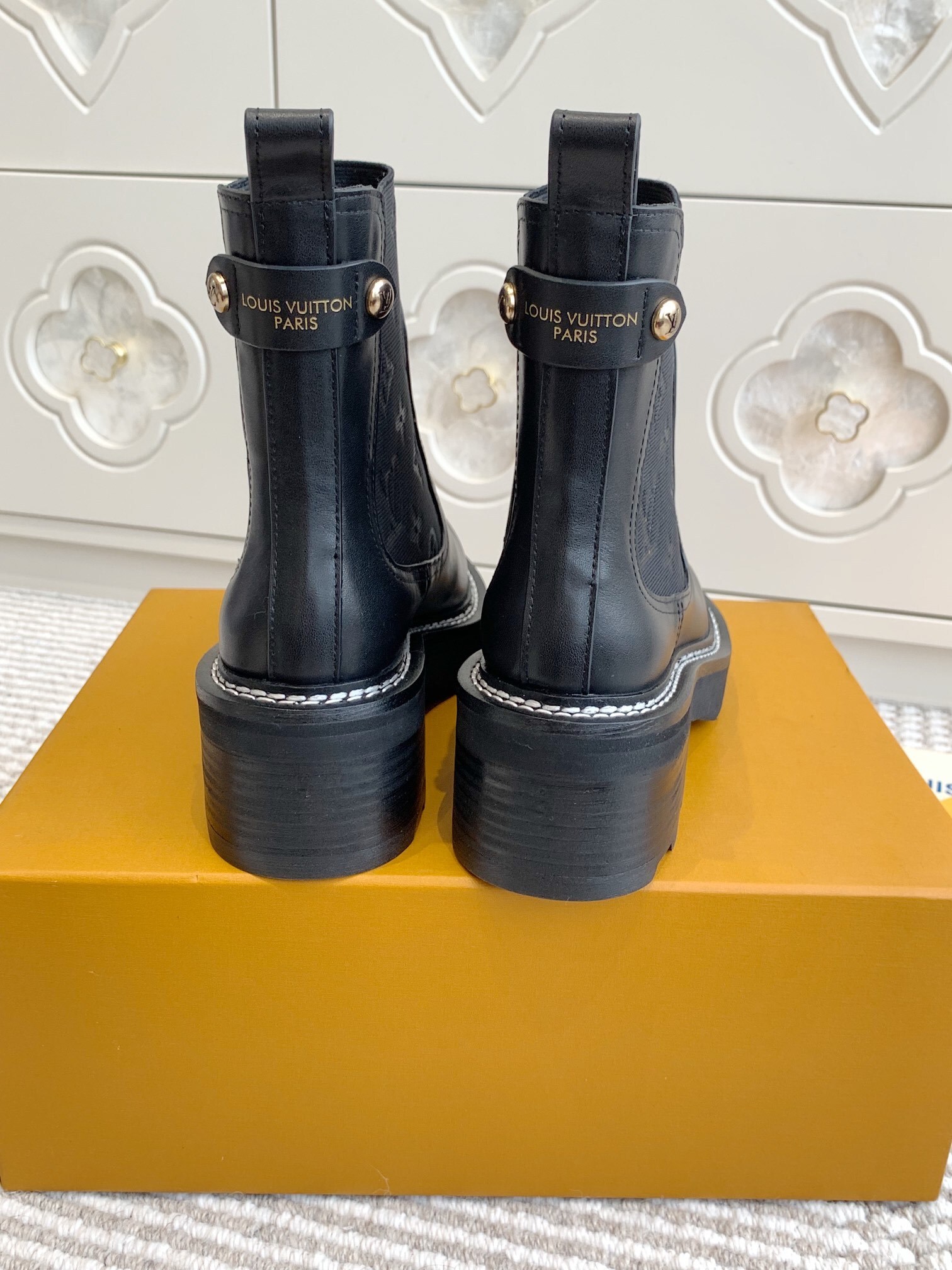Louis Vuitton Black Leather Chelsea Boots with Contrast Stitching