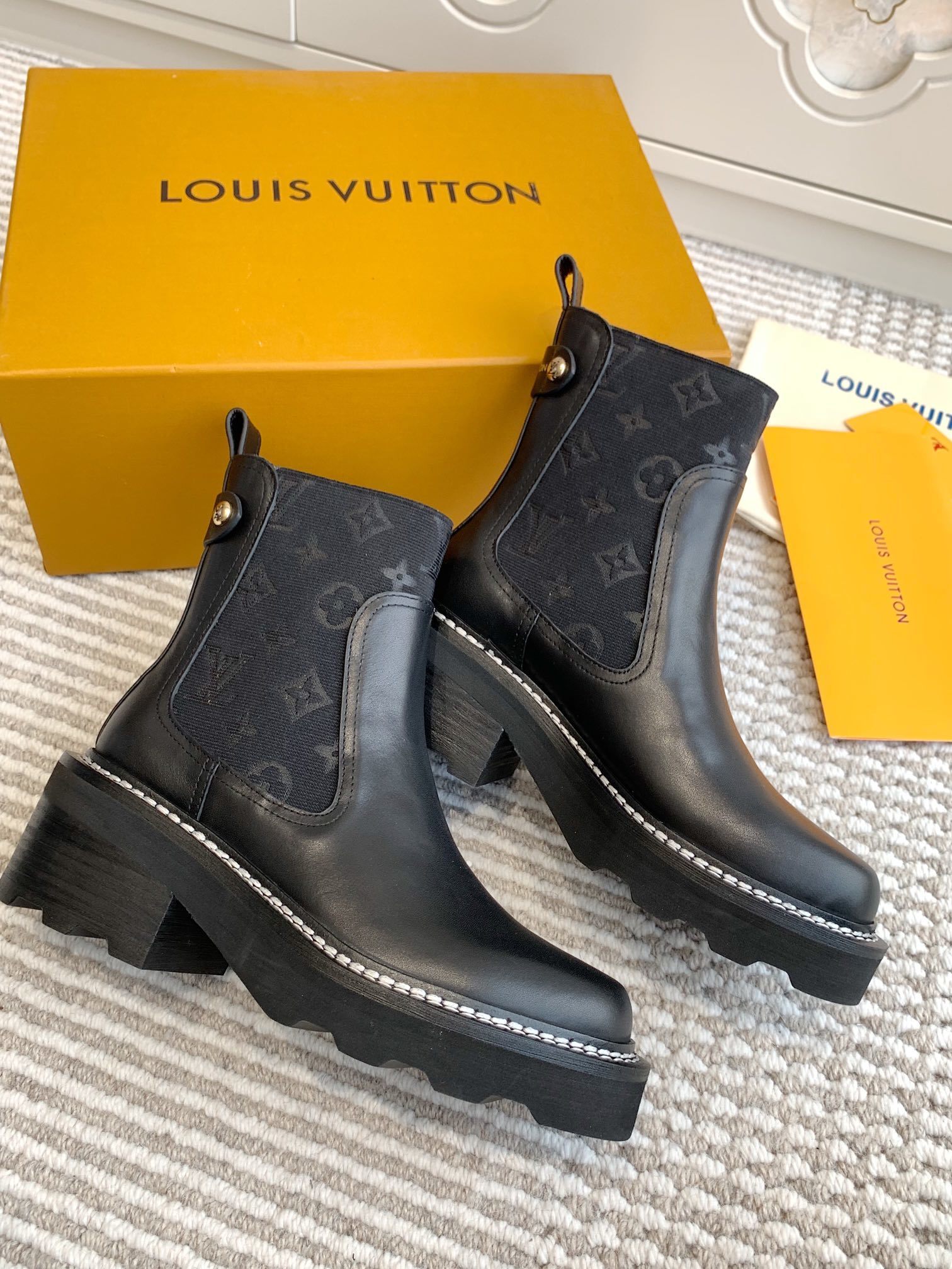 Louis Vuitton Black Leather Chelsea Boots with Contrast Stitching