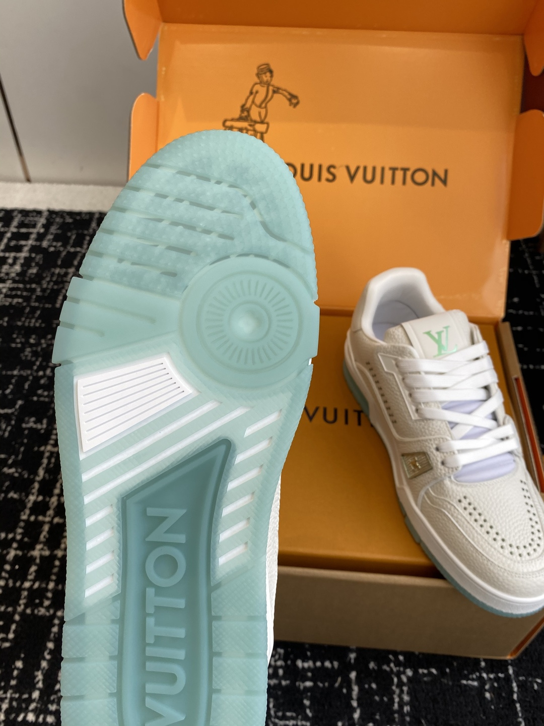 Louis Vuitton LV Trainer Sneakers - White Pebbled Leather & Green