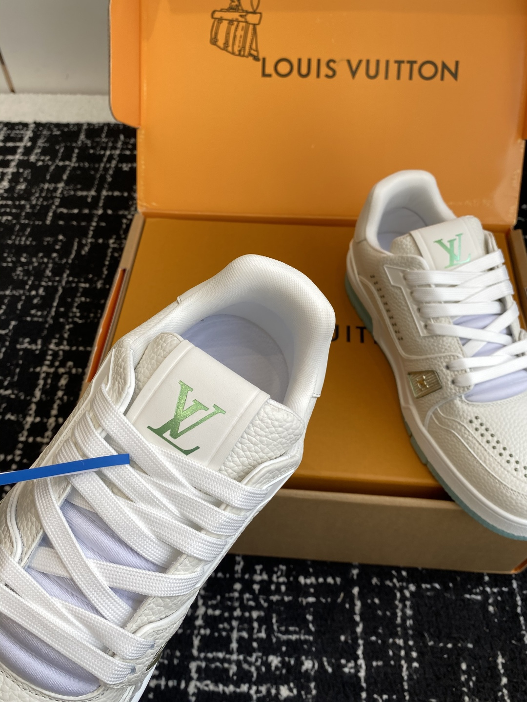Louis Vuitton LV Trainer Sneakers - White Pebbled Leather & Green