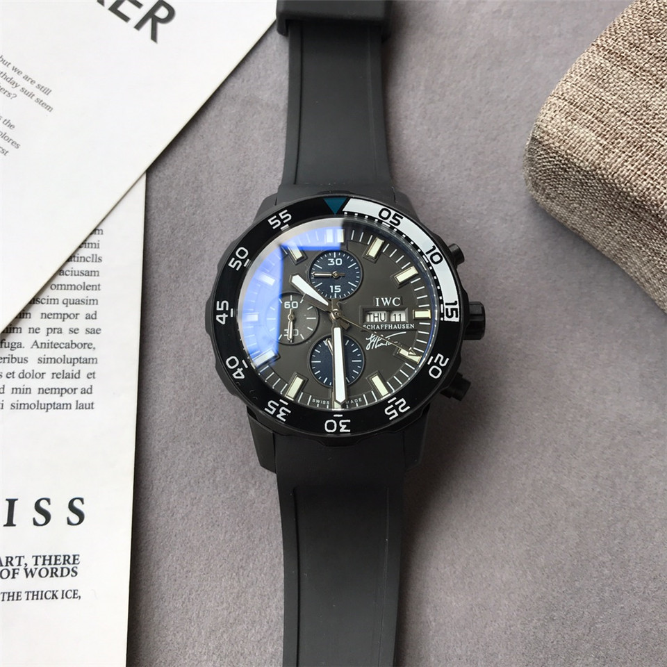 IWC Black Rubber Chronograph - IWC Schaffhausen Black Rubber - Image 3