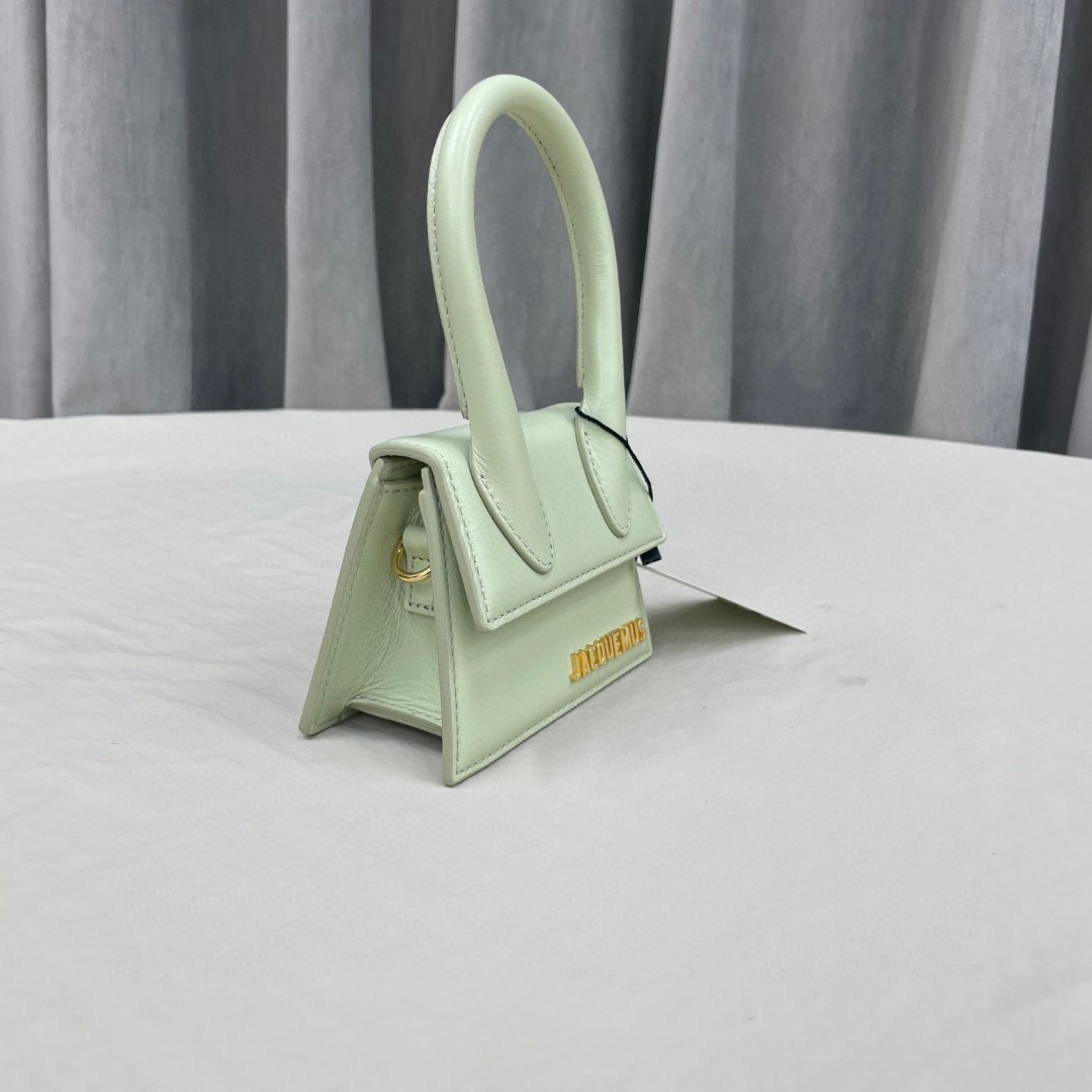 Jacquemus Bolsa Le Chiquito em couro verde ref.597543
