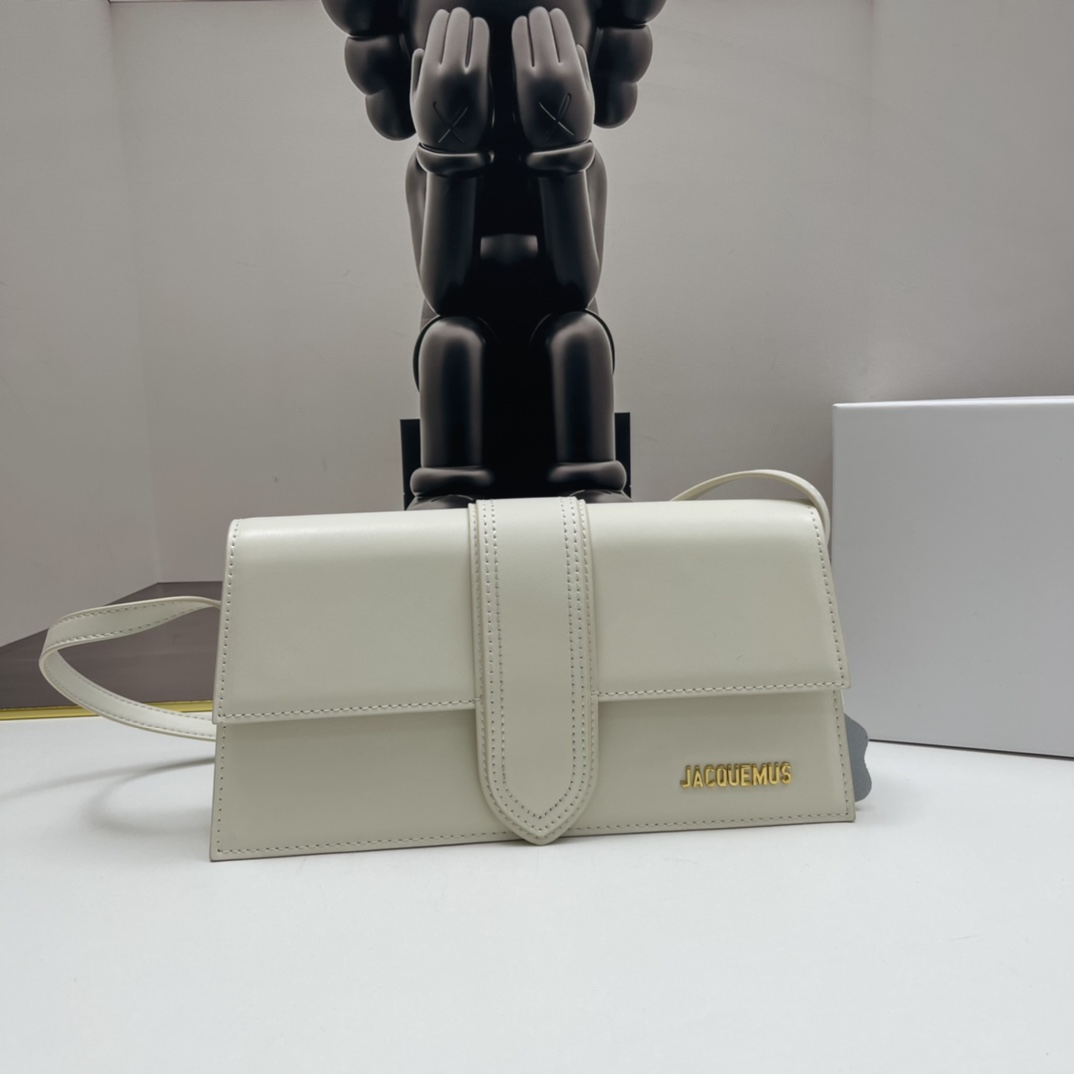 Jacquemus Le Bambino Leather Shoulder Bag in white