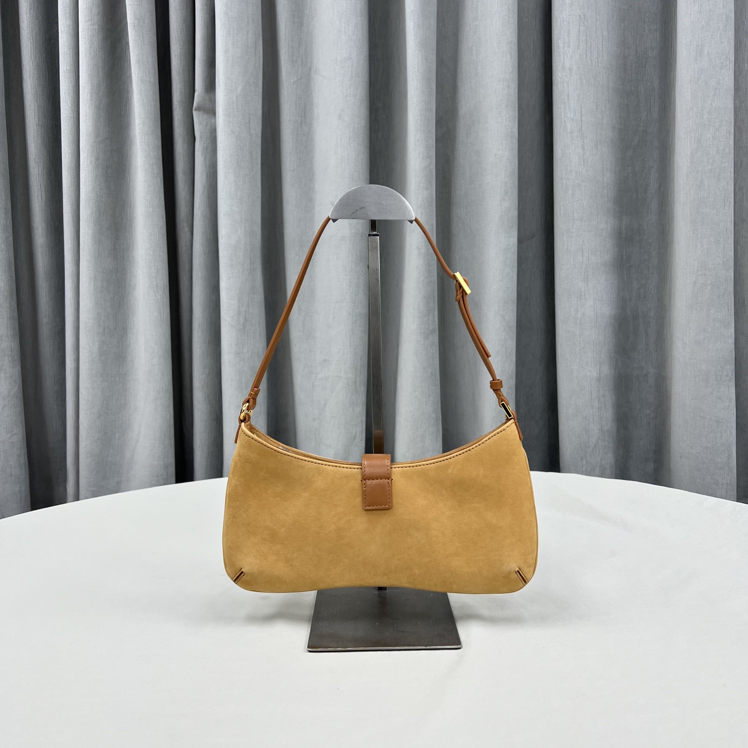 JACQUEMUS Le Bisou Cadenas Bag in Dark Yellow | Jacquemus 00589