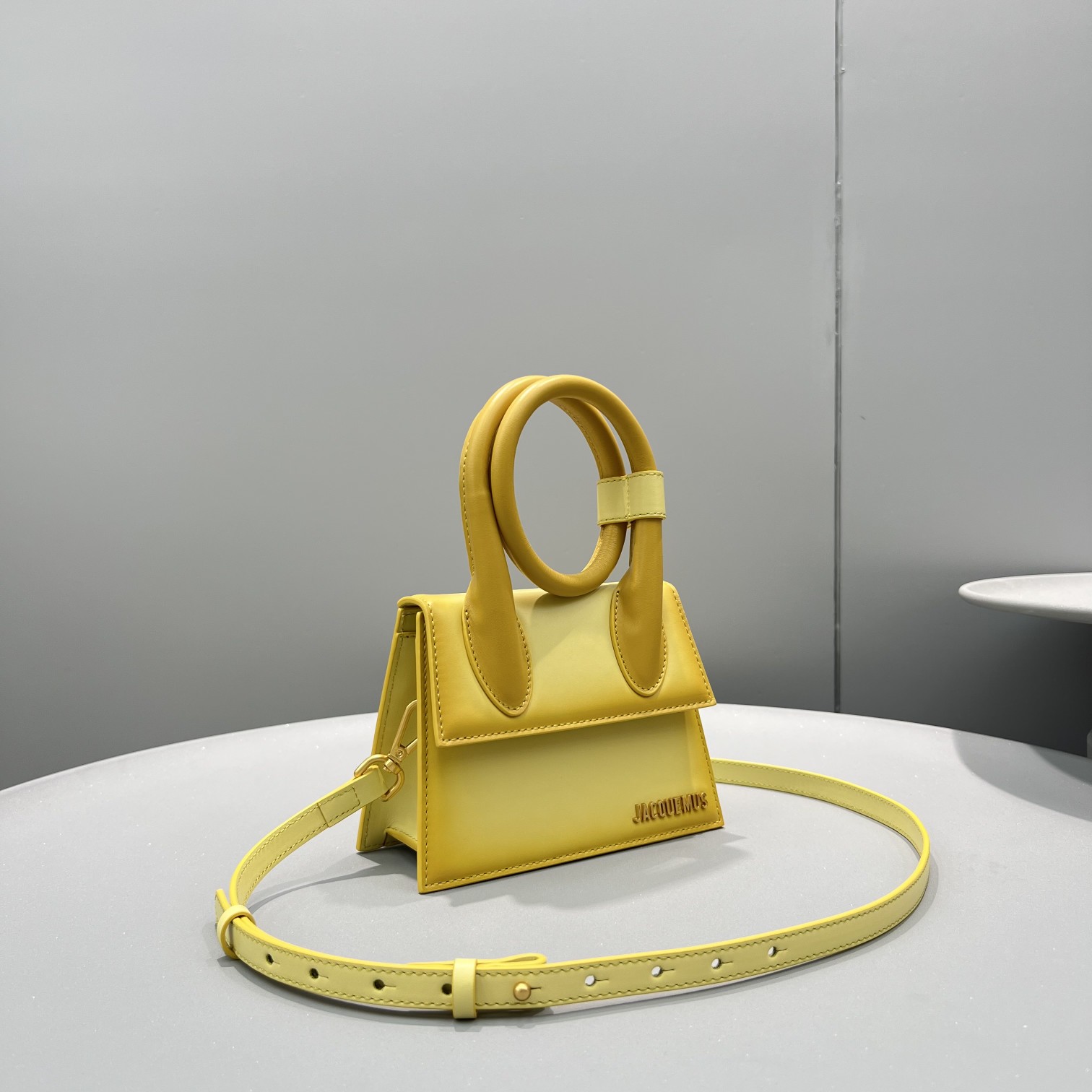 Jacquemus Le Chiquito Noeud Yellow in Leather with Gold-tone - GB