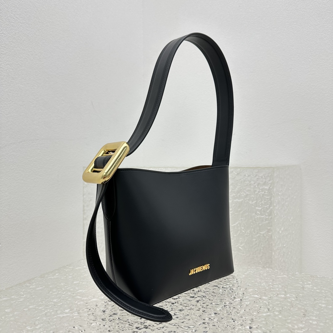 Jacquemus Le Chouchou Le Petit Regalo Leather Shoulder Bag black