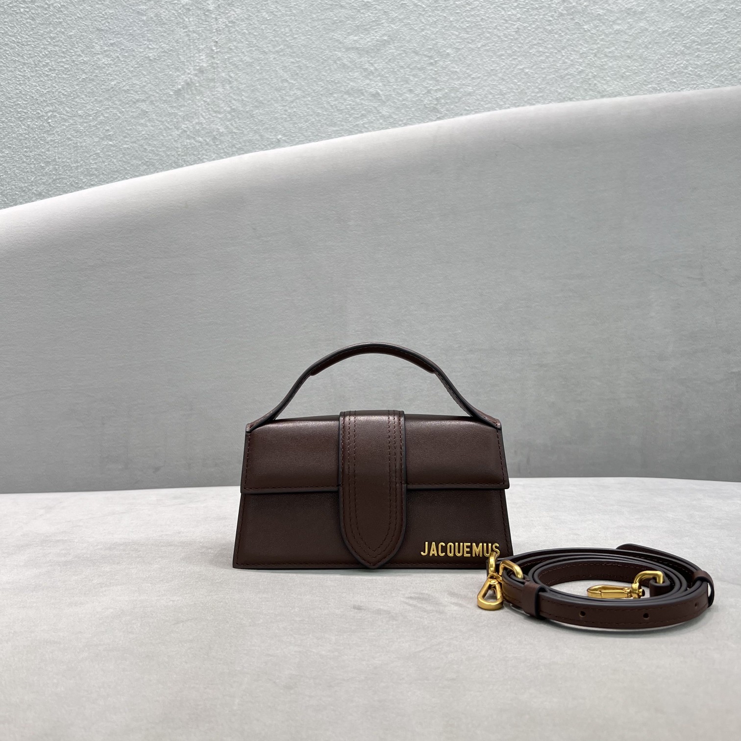 Jacquemus Le Grand Bambino Shoulder Bag in Brown | Jacquemus 00219