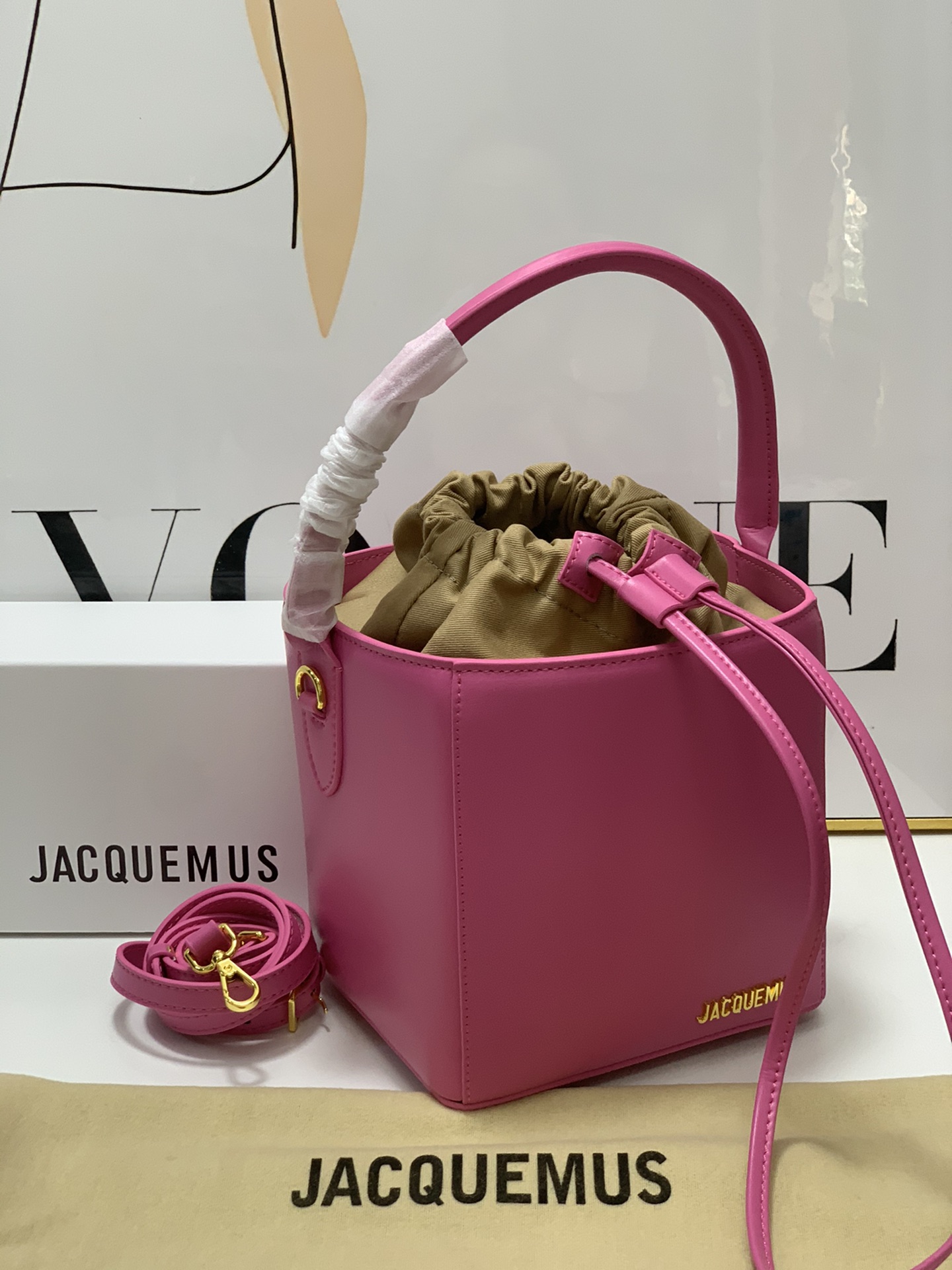 Jacquemus pink Leather Le Seau Carre Bucket Ba