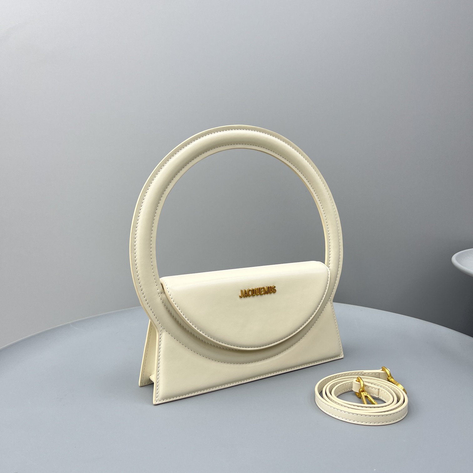 JACQUEMUS Smooth Calfskin Le Sac Rond White