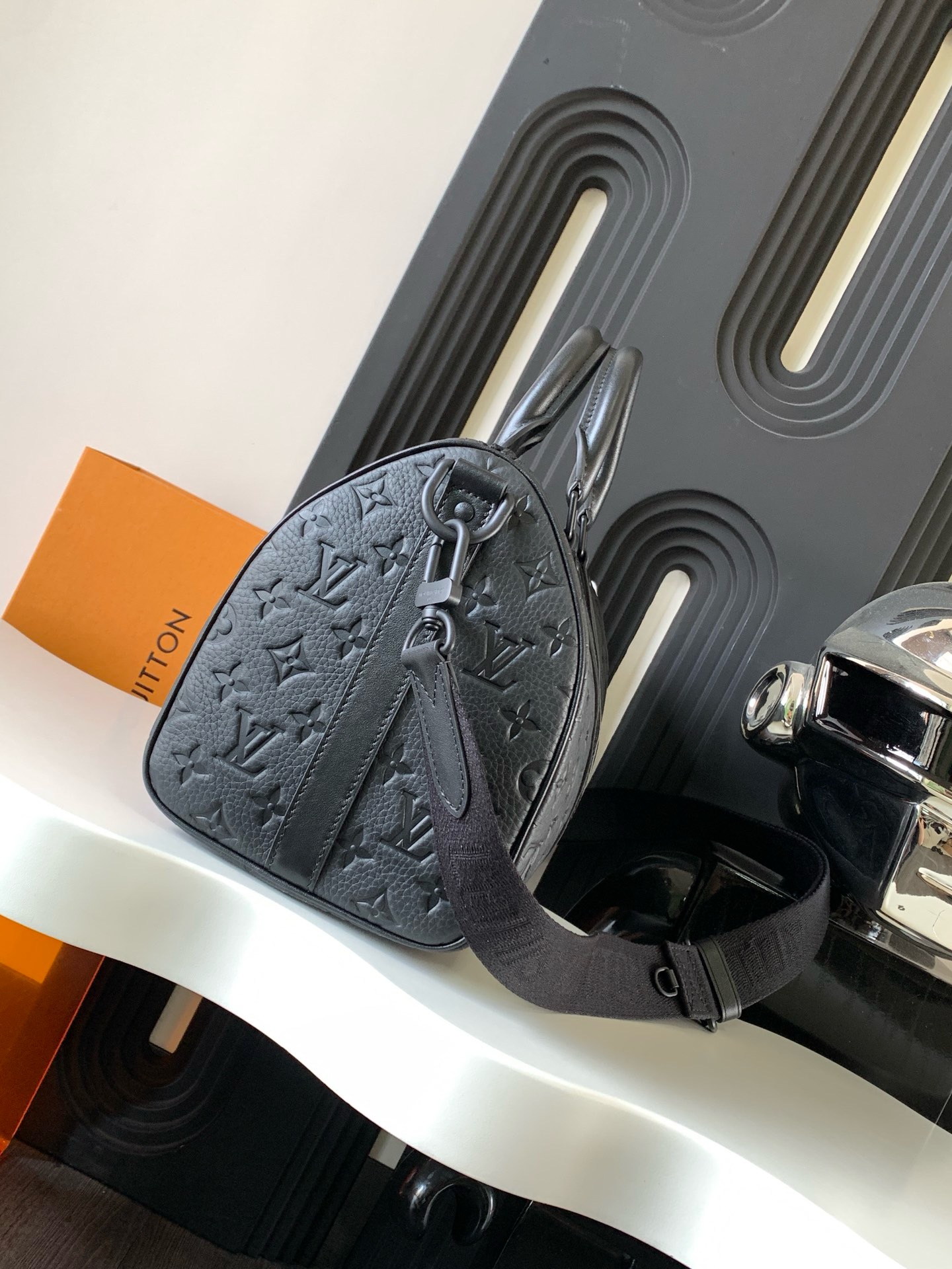 Keepall Bandoulière 50 Monogram Taurillon Leather LG - G90 Black - Suitcases and Travel Bags | LOUIS VUITTON