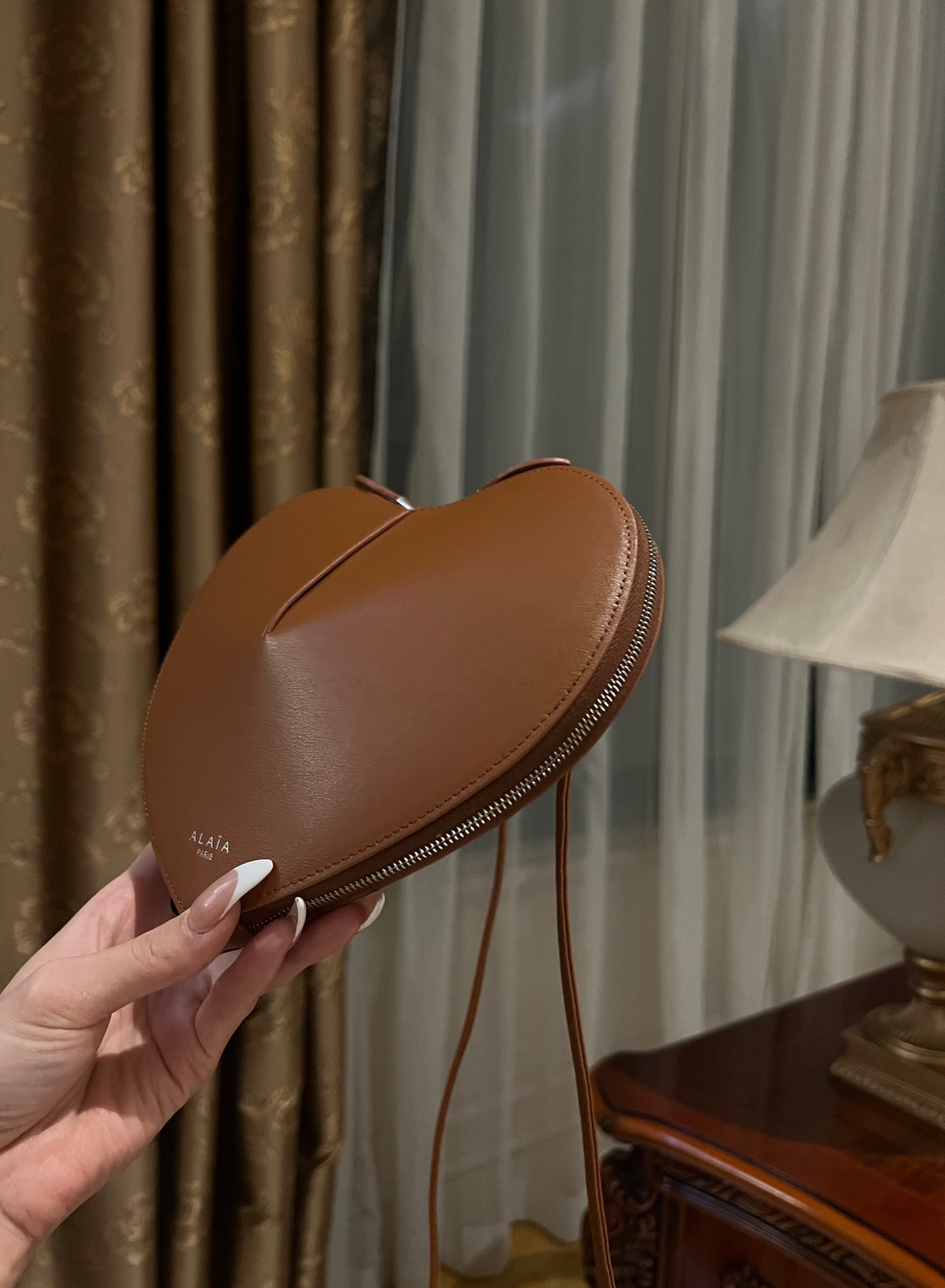 Le coeur leather crossbody bag Alaïa brown  in Leather