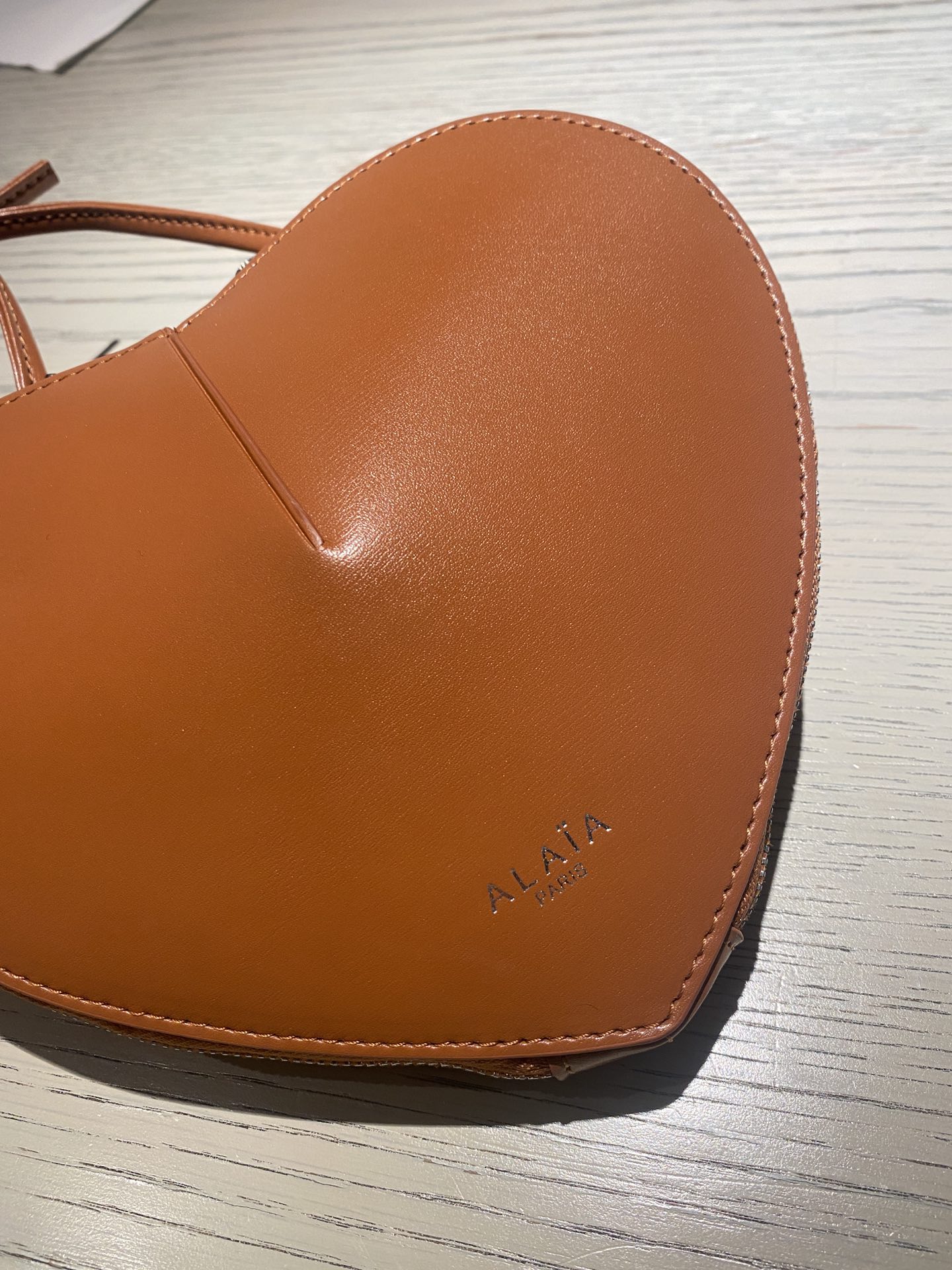 Le coeur leather crossbody bag Alaïa brown in Leather