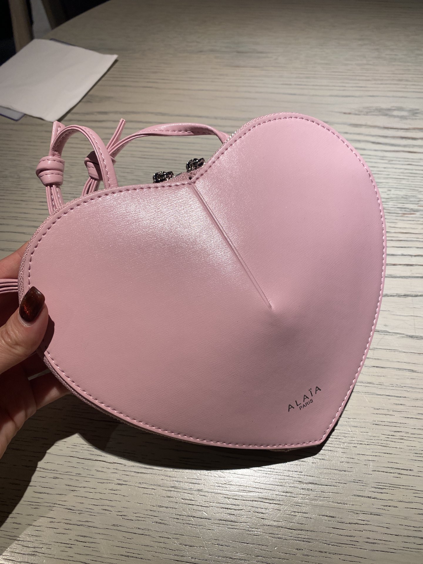 Le coeur leather crossbody bag Alaïa pink in Leather