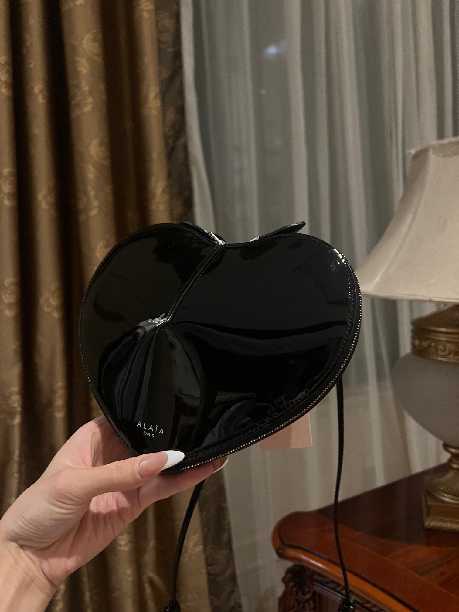 Le coeur patent leather handbag Alaïa Black Alaia 0249
