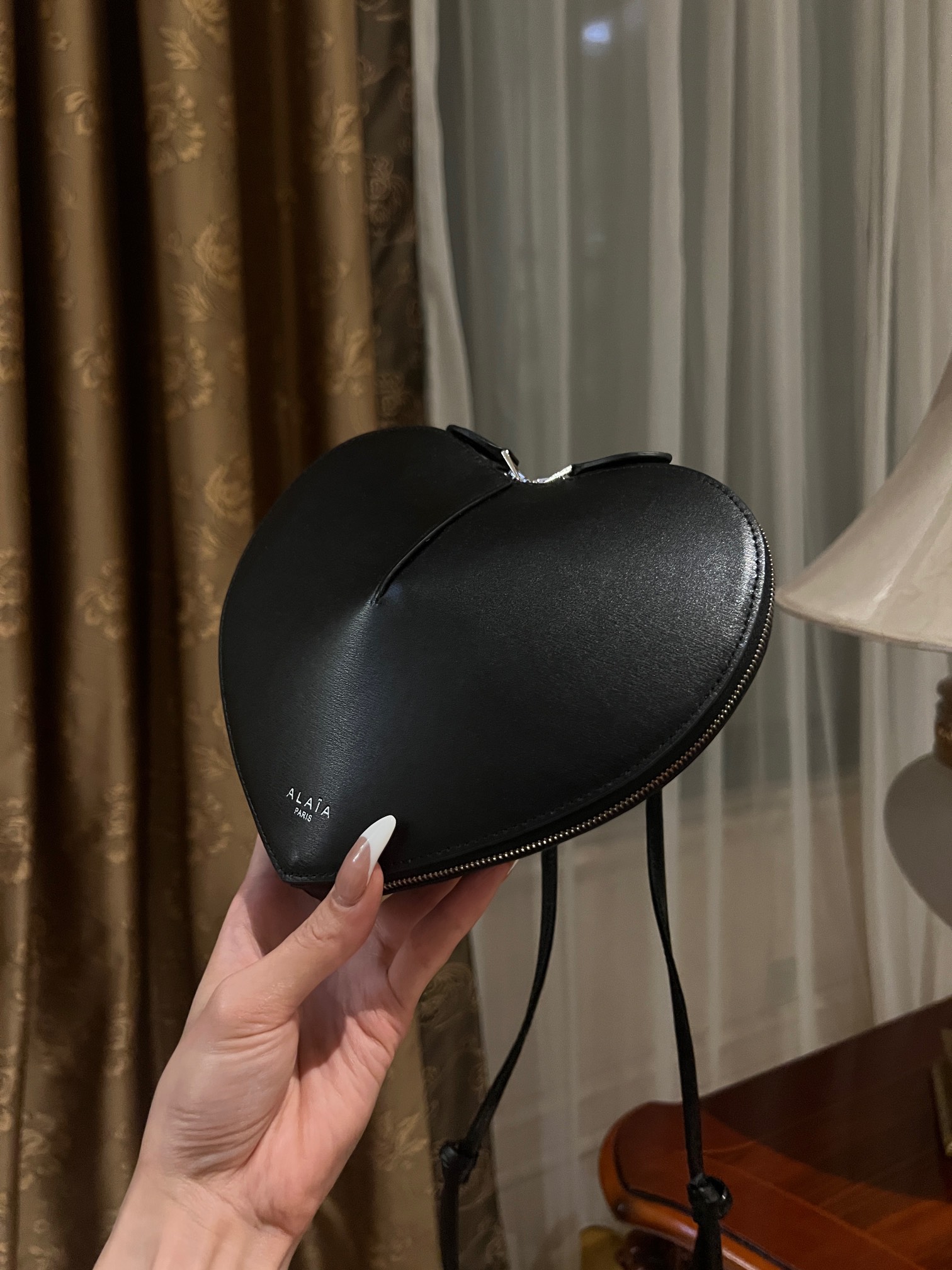 Leather handbag Alaïa Black in Leather - 31570871