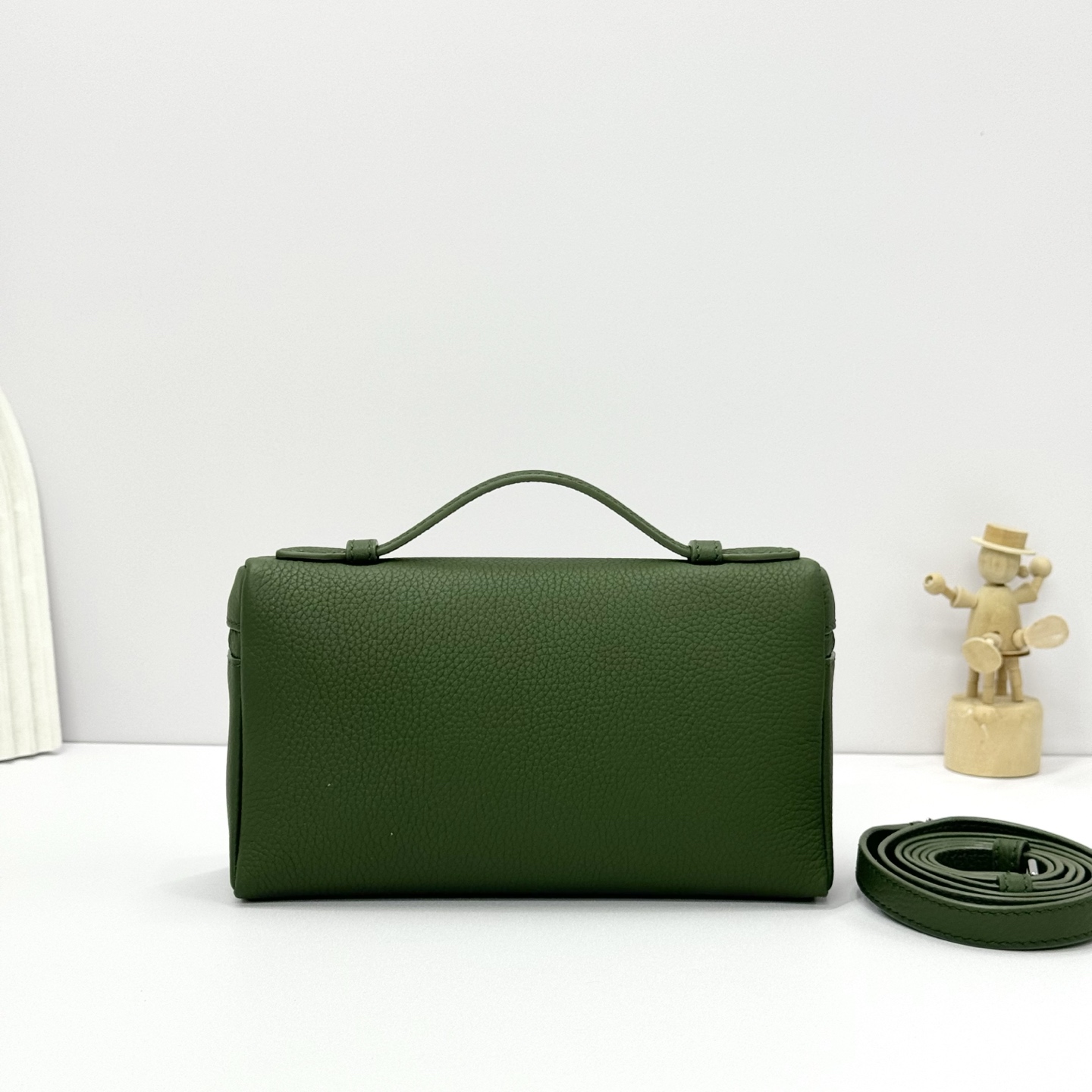Leather handbag Loro Piana Green in Leather - 42043951