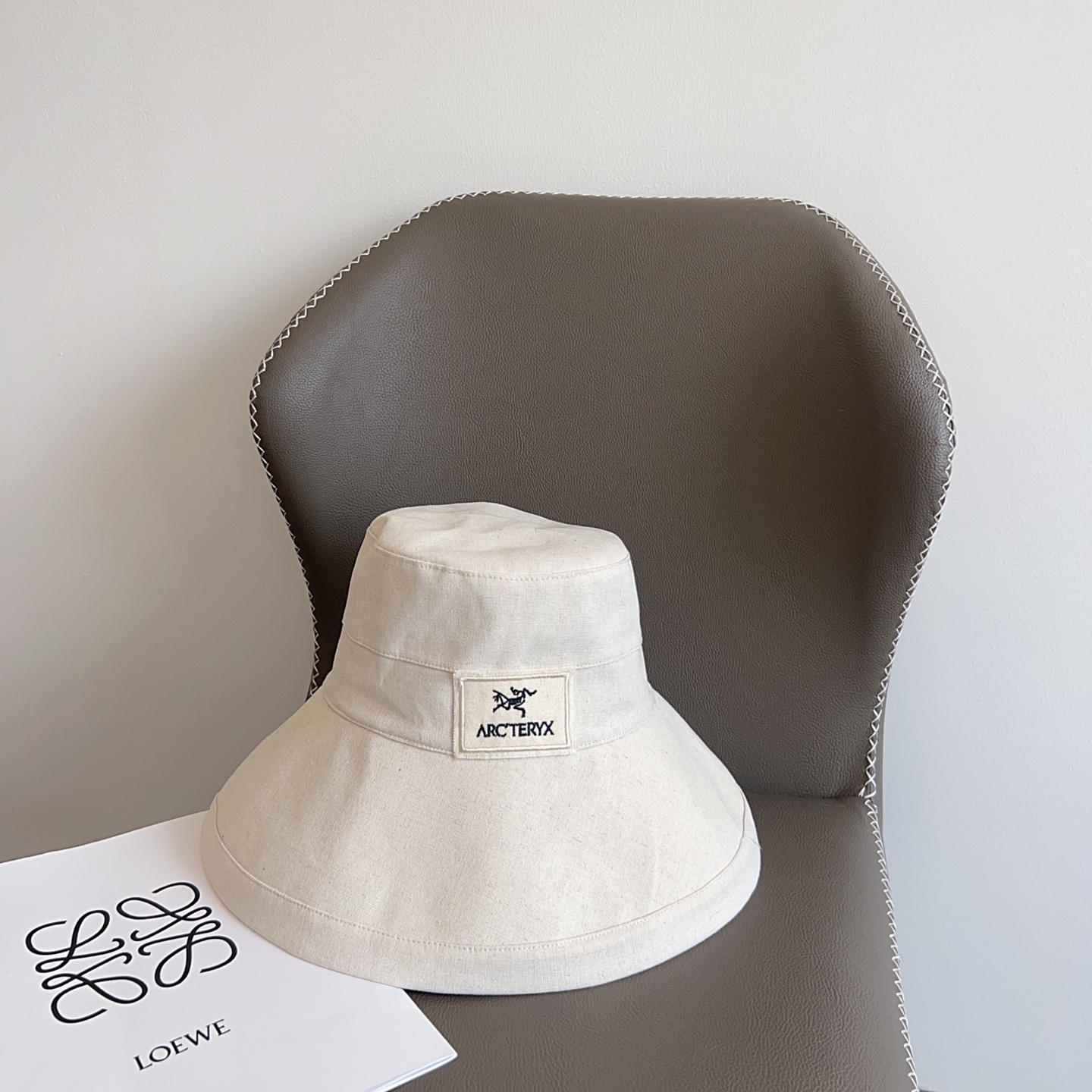 Arc'teryx Cream Canvas Bucket Hat - Wide Brim