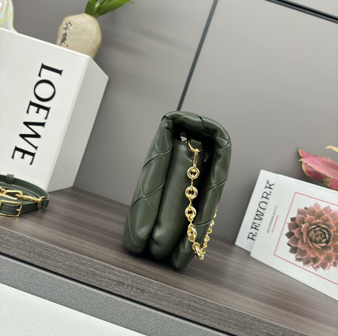 LOEWE Puffer Goya in pleated shiny nappa lambskin  green | eBay