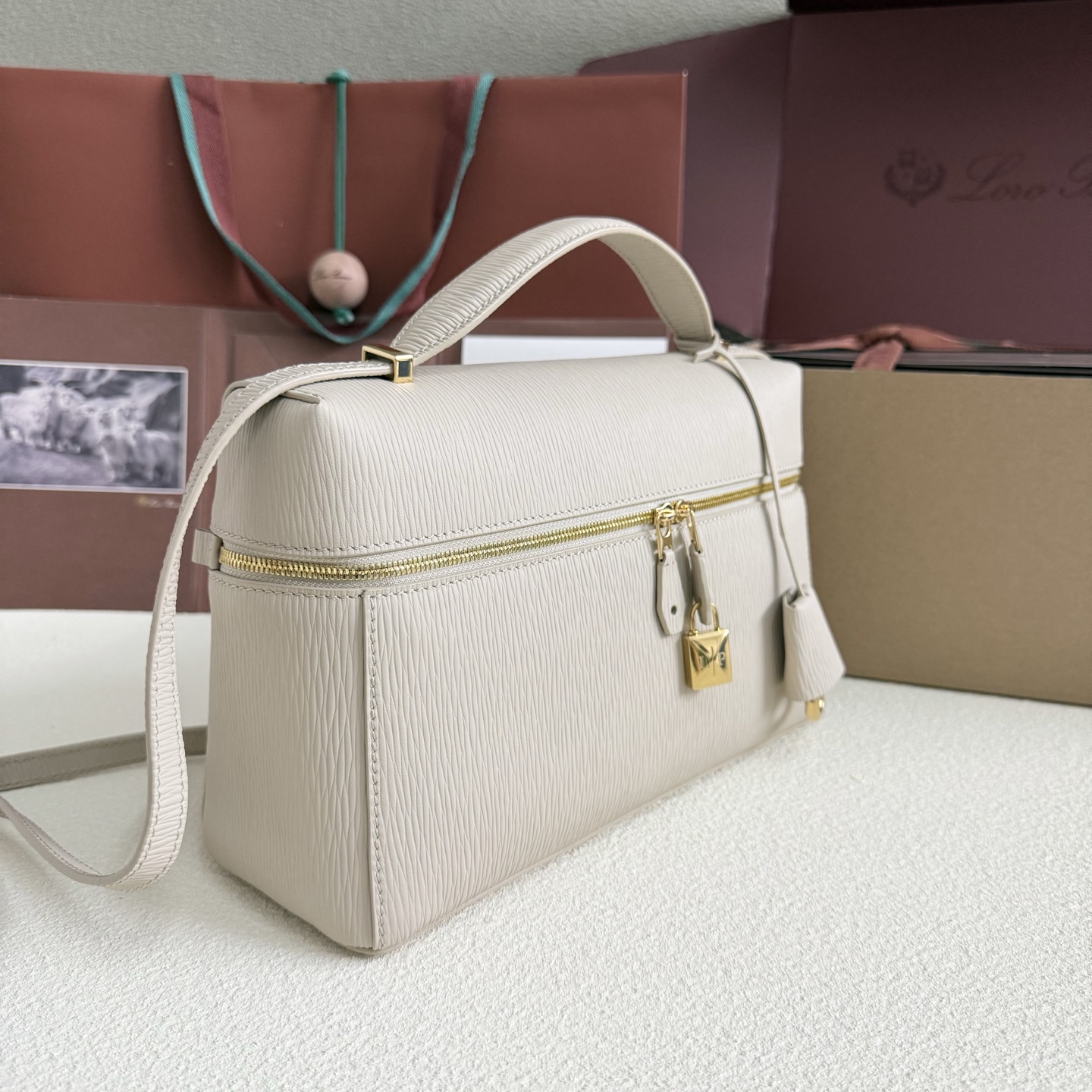 Loro Piana Extra Bag L27 Ox Leather Light Travertine/Sun Gold | Loro Pian