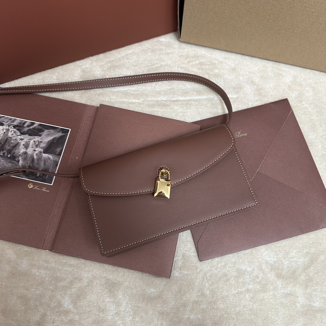 Loro Piana Extra Pochette Calfskin Caramel Sugar/Sun Gold | Loro Piana FR