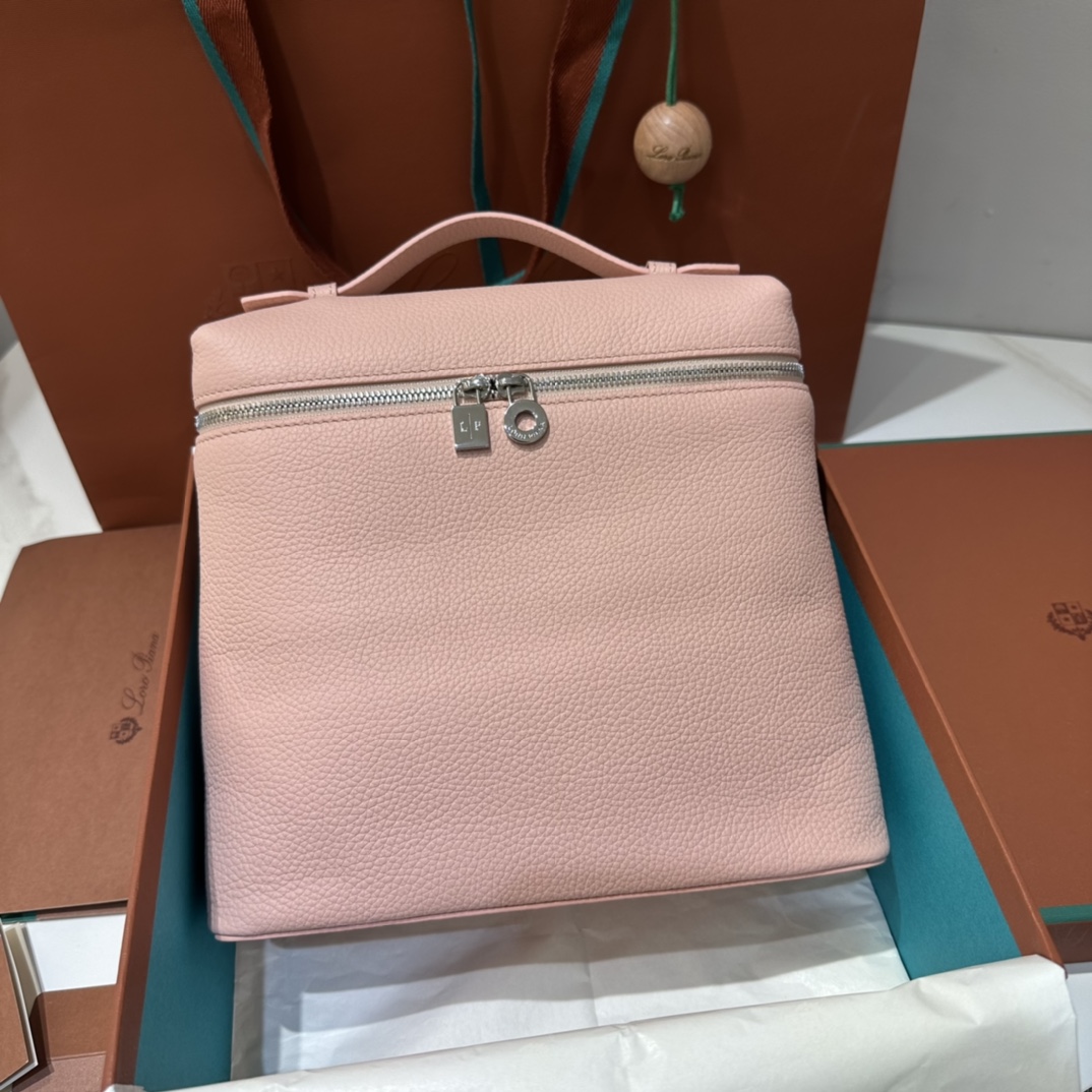 Loro Piana Extra Pocket backpack L23.5 in pink