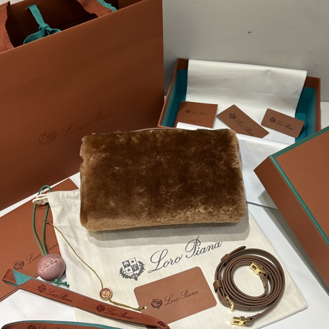 Loro Piana Extra Pocket L19 Ram Leather Brown Shadow/Sun Gold | Loro Piana LU