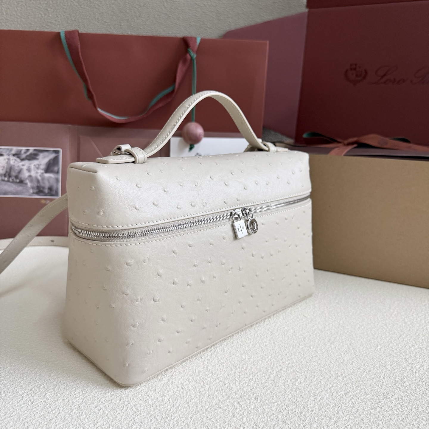 Loro Piana Extra Pocket L19 Shoulder Bag in Natural white |