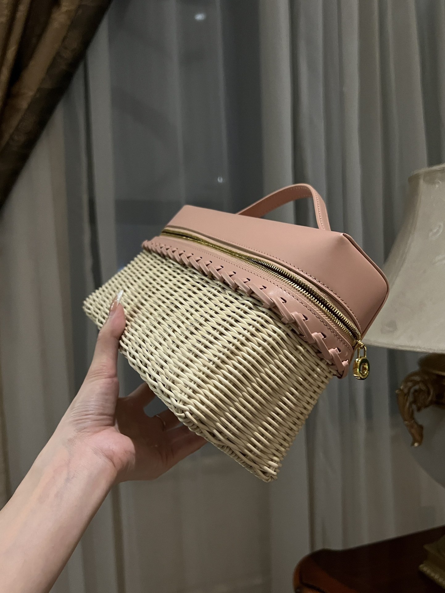 Loro Piana Extra Pocket L27 pink Crossbody Bag in Wick