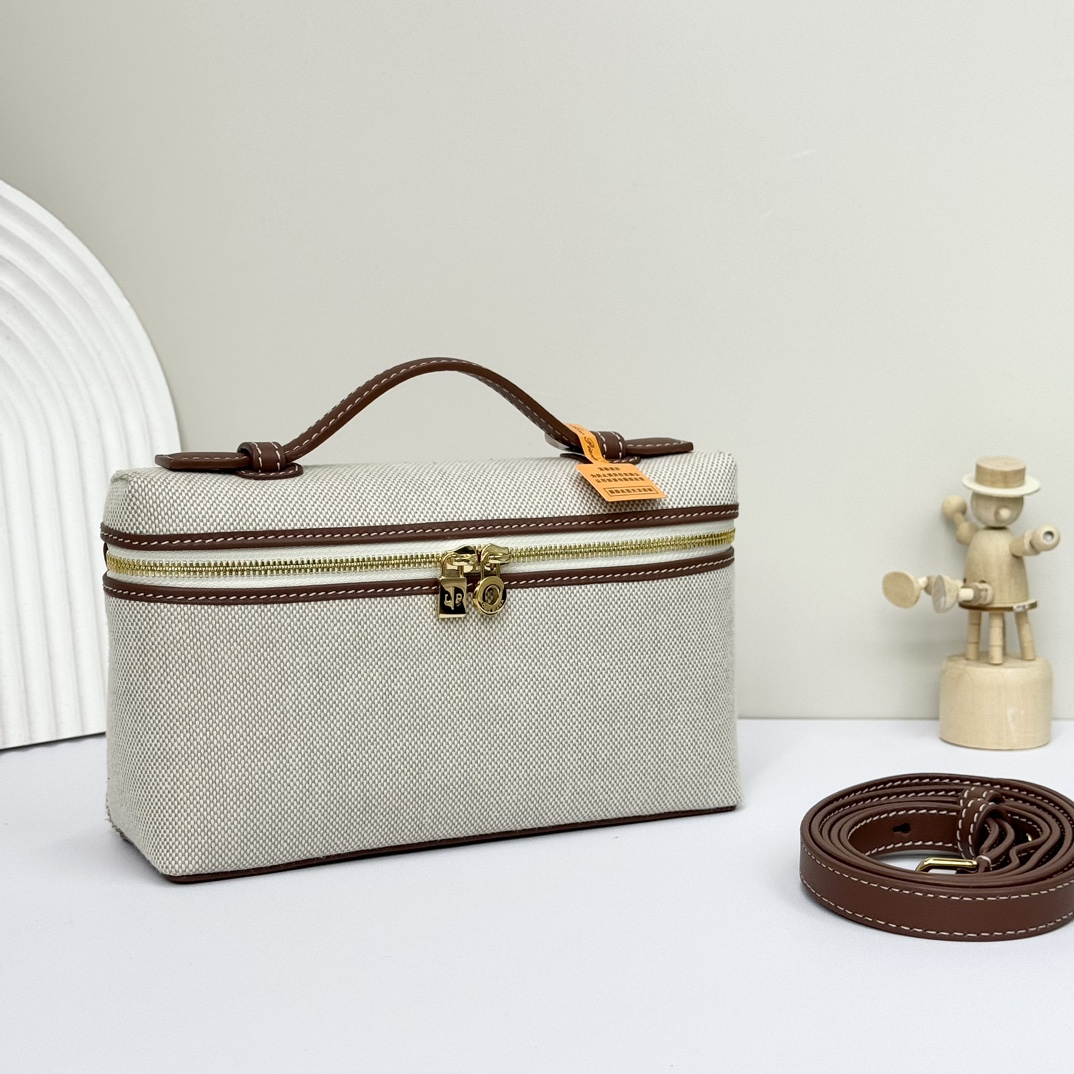 Loro Piana Extra Pocket Medium Canvas Tote Bag in White |