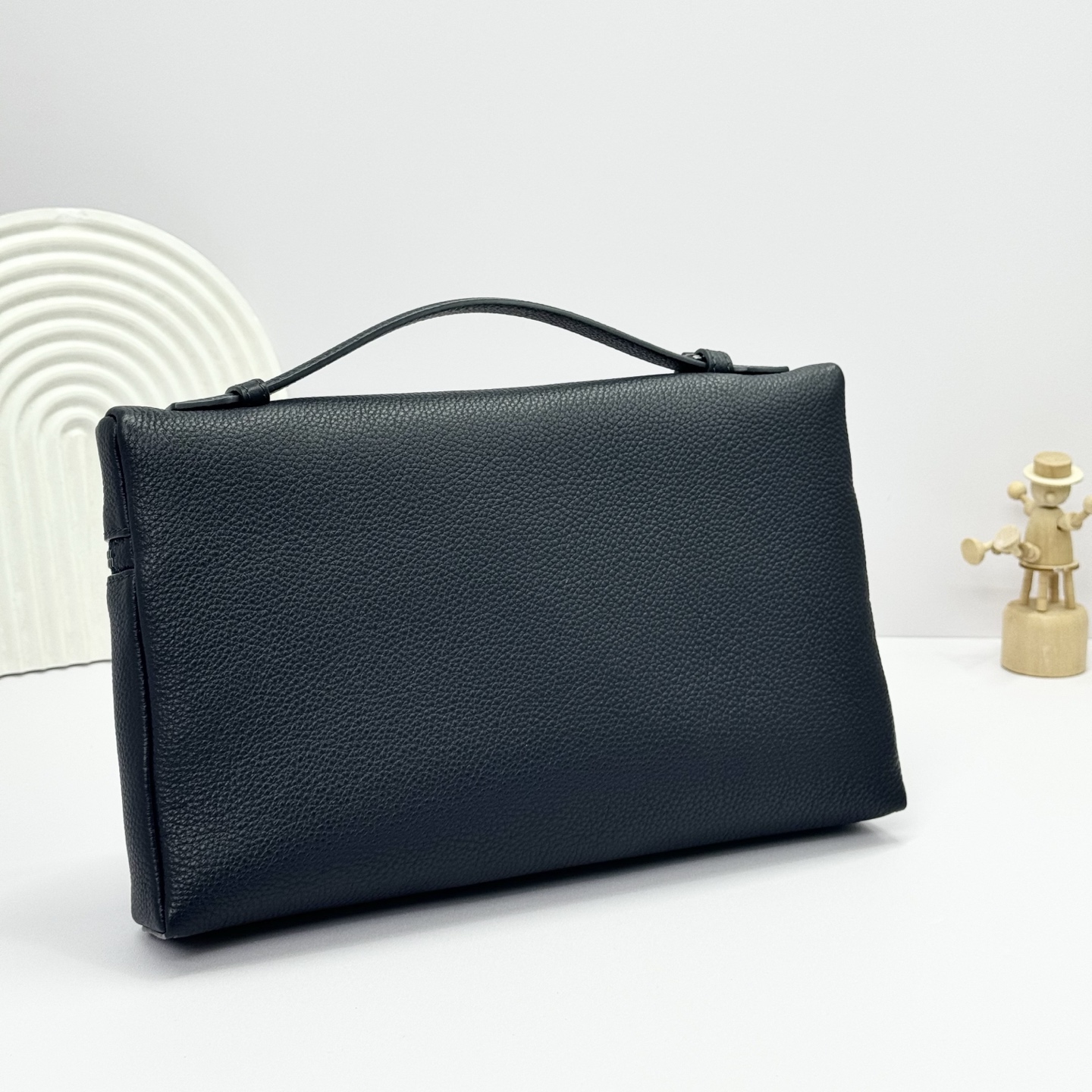 Loro Piana Extra Pouch L29 Grained Calfskin Blue Navy/Onyx | Loro