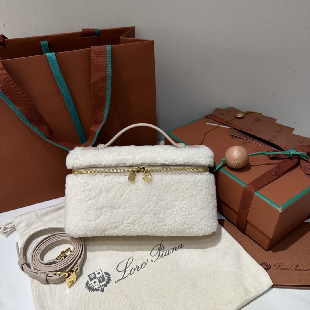 Loro Piana Ivory Cashmere-Blend Pouch Bag Cream Cloth