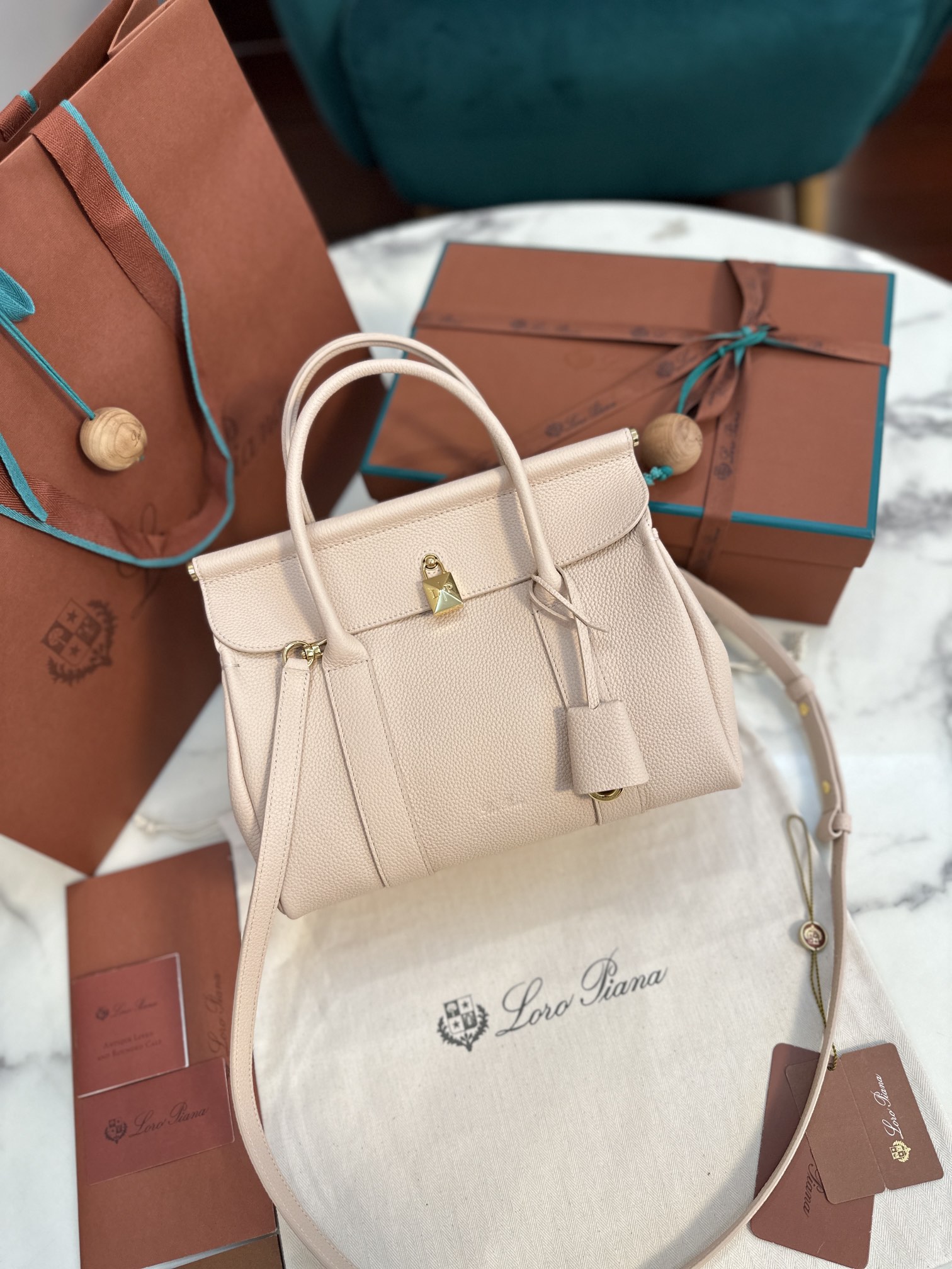 Loro Piana Loom bag L25 Calfskin pink/Sun Gold | Loro Piana FR