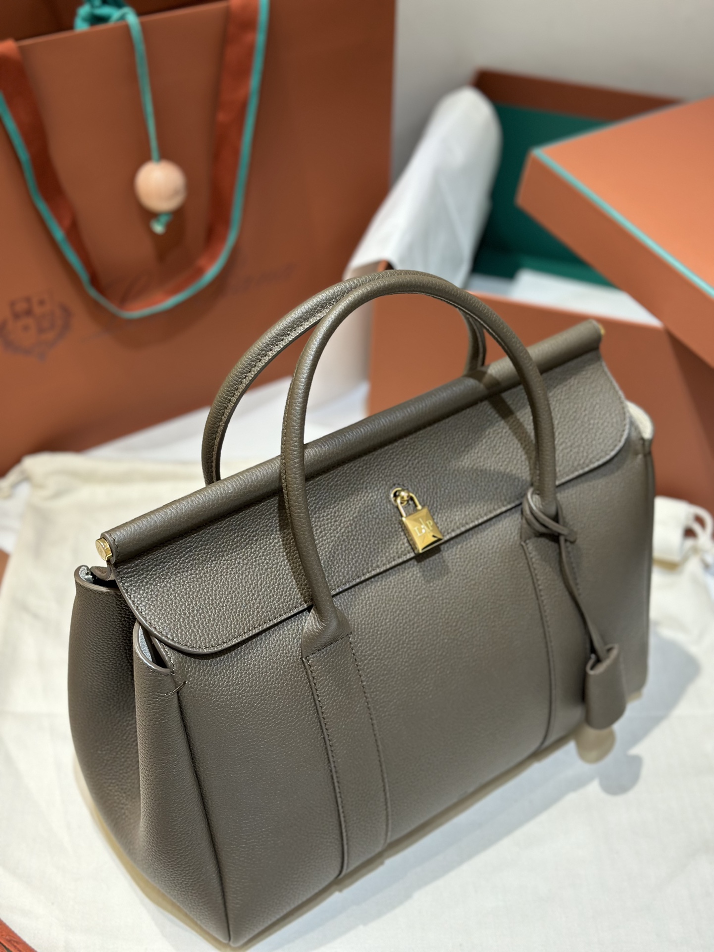 Loro Piana Loom bag L32 Grained Calfskin Whisper brown| Loro Piana