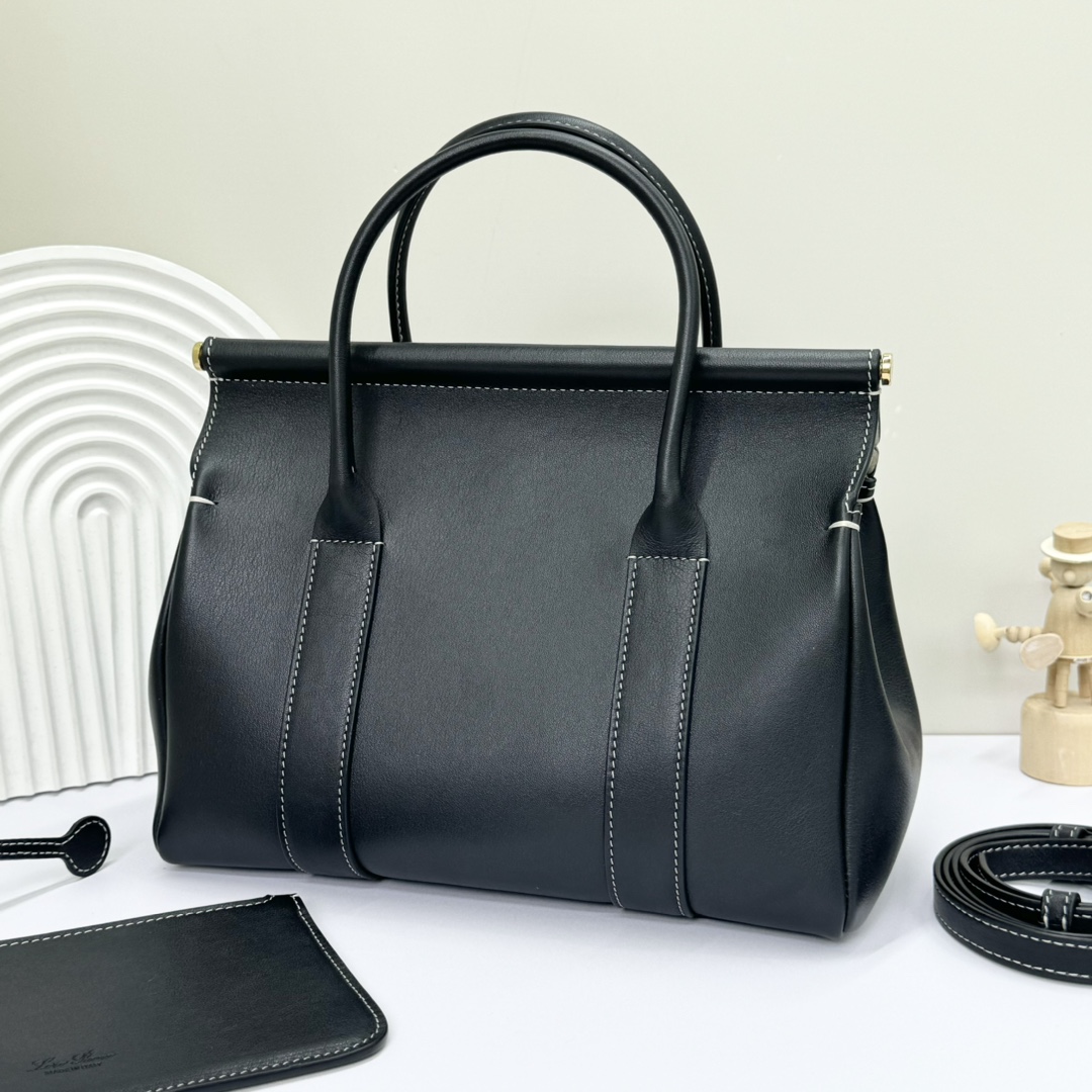 Loro Piana Loom bag L32 Smooth Calfskin Black | Loro Piana SI