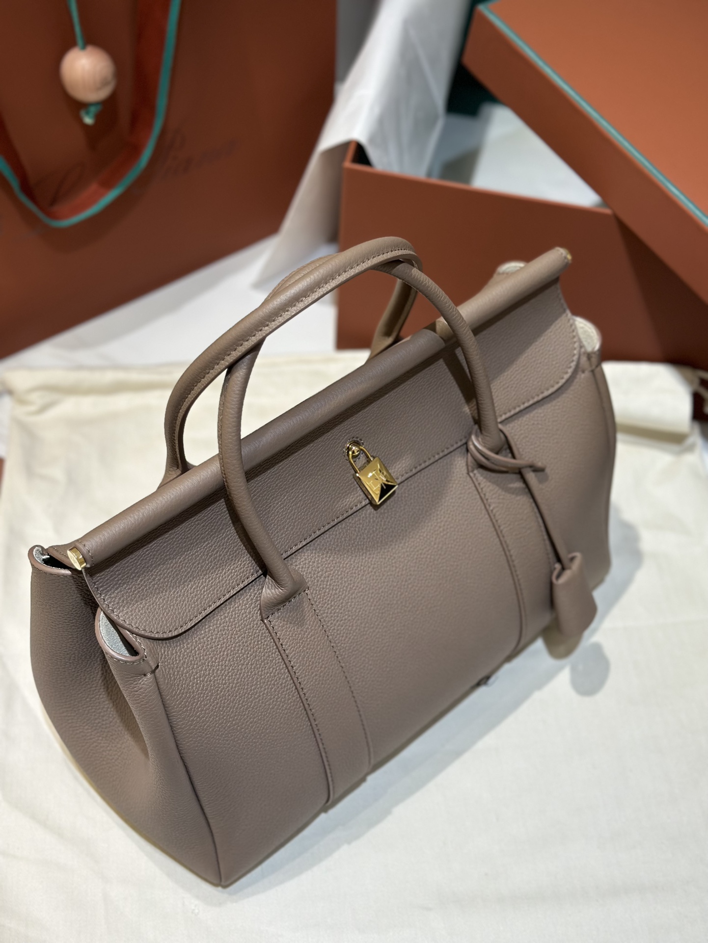 Loro Piana Loom bag L32 Smooth Calfskin brown | Loro Piana CY