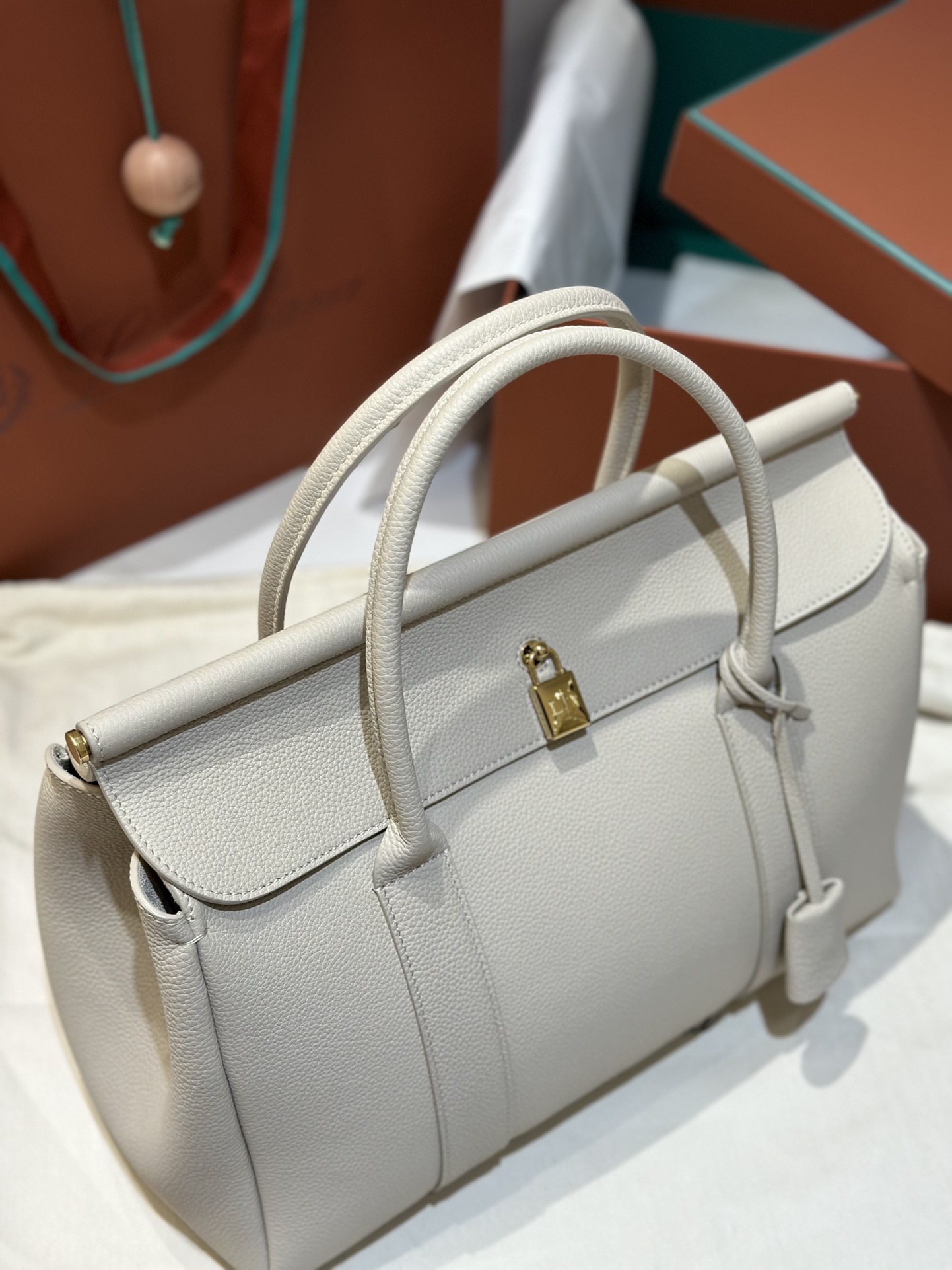 Loro Piana Loom bag L32 Smooth Calfskin white| Loro Piana CY