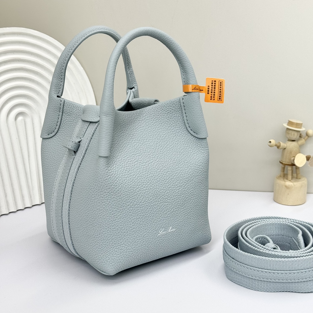 Loro Piana Small Bale bag Grained Calfskin Light Blue Belle | Loro Piana