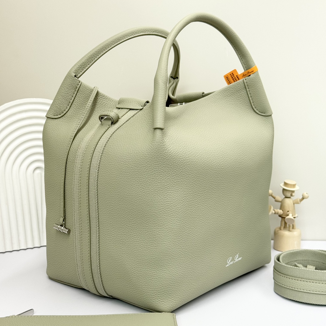 Loro Piana Small Bale bag Grained Calfskin Light Wasabi | Loro Piana