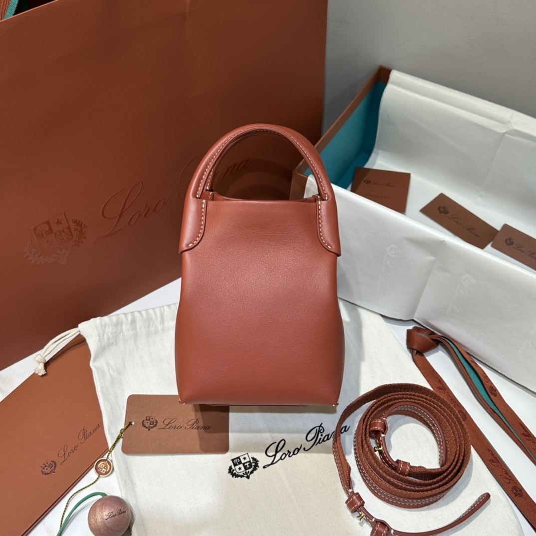 Loro Piana Small Bale bag Smooth Calfskin Deep Kummel | Loro Piana